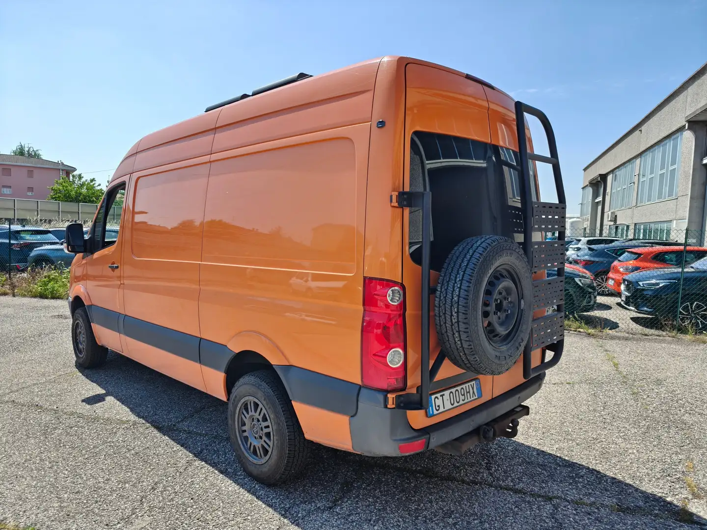Volkswagen Crafter 2.0 tdi 30 L2H2 190CV CAMPER Naranja - 2