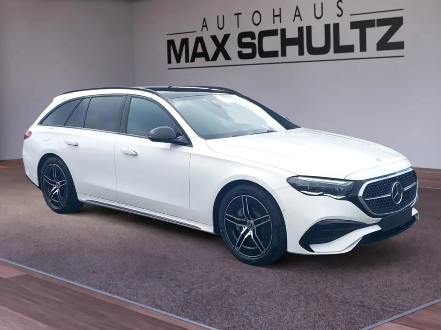 Mercedes-Benz E 220 d T AMG*Night*Pano-Dach*Distr*PDC*360°*AHK Weiß - 2