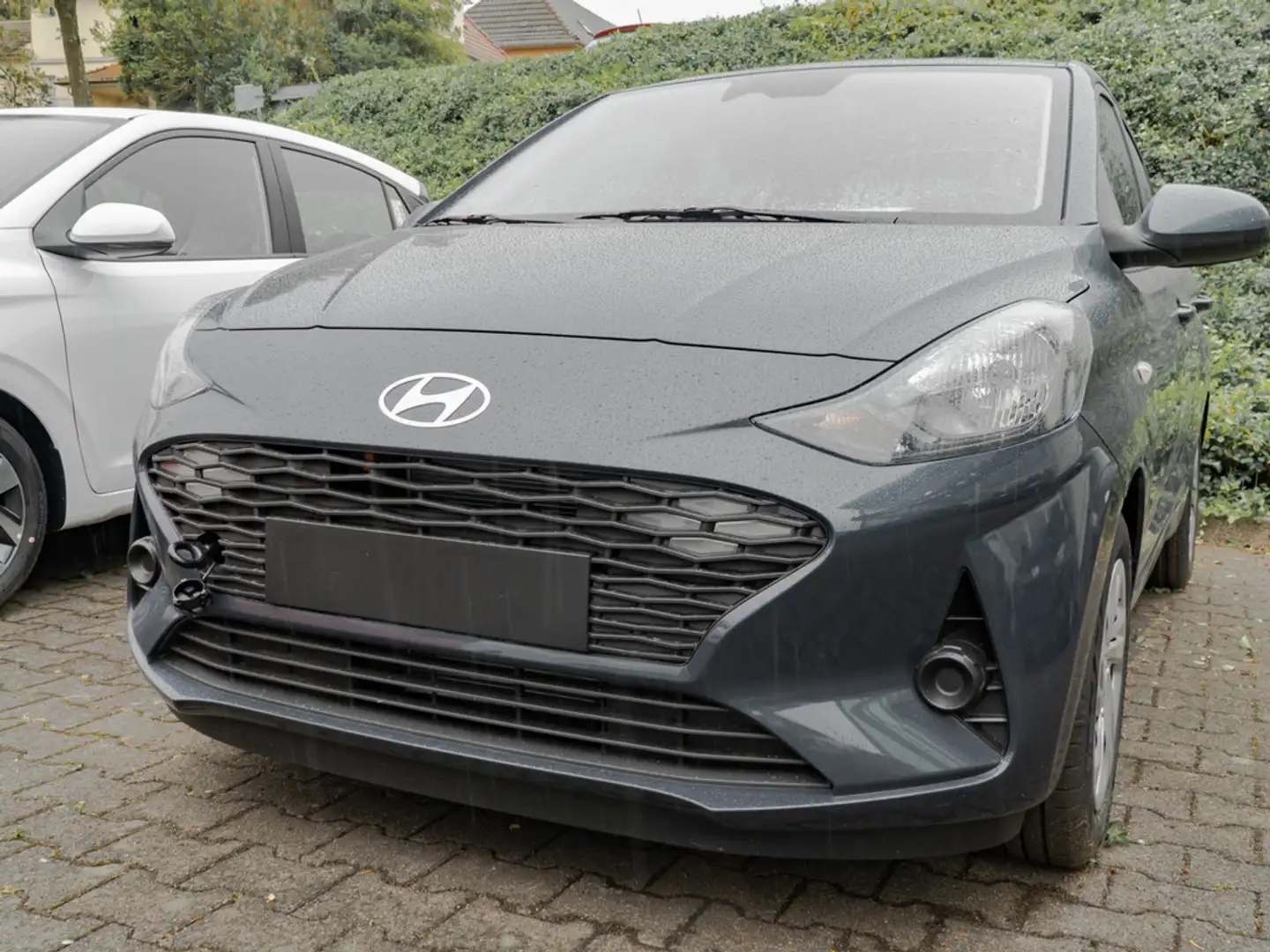 Hyundai i10 1.0 2WD Select PDC KAMERA NAVI FACEL. Grau - 2