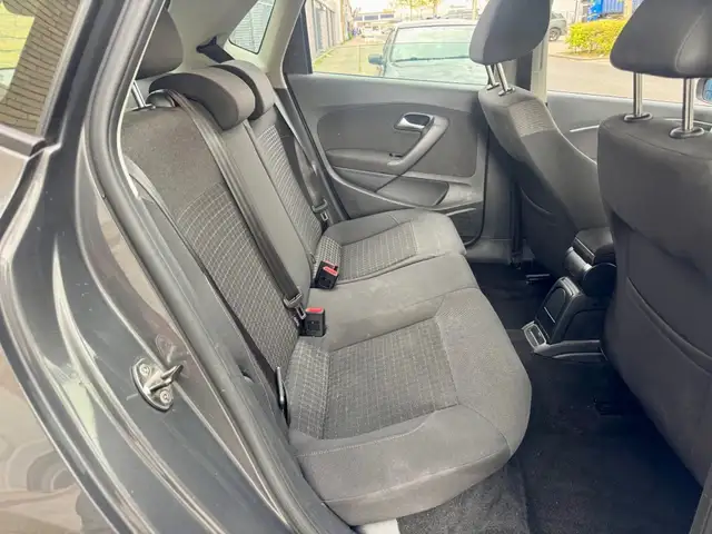 Volkswagen Polo view 11