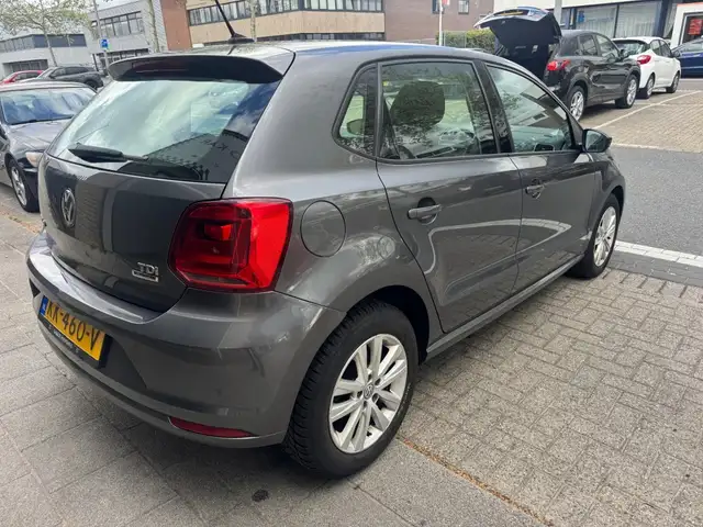 Volkswagen Polo view 6