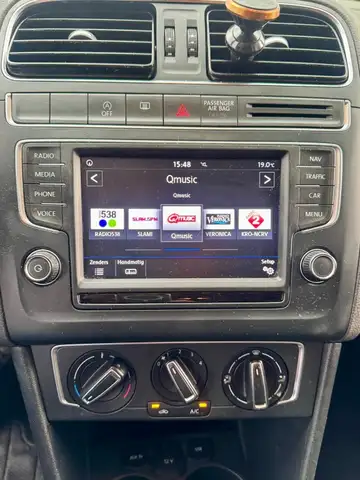 Volkswagen Polo view 3