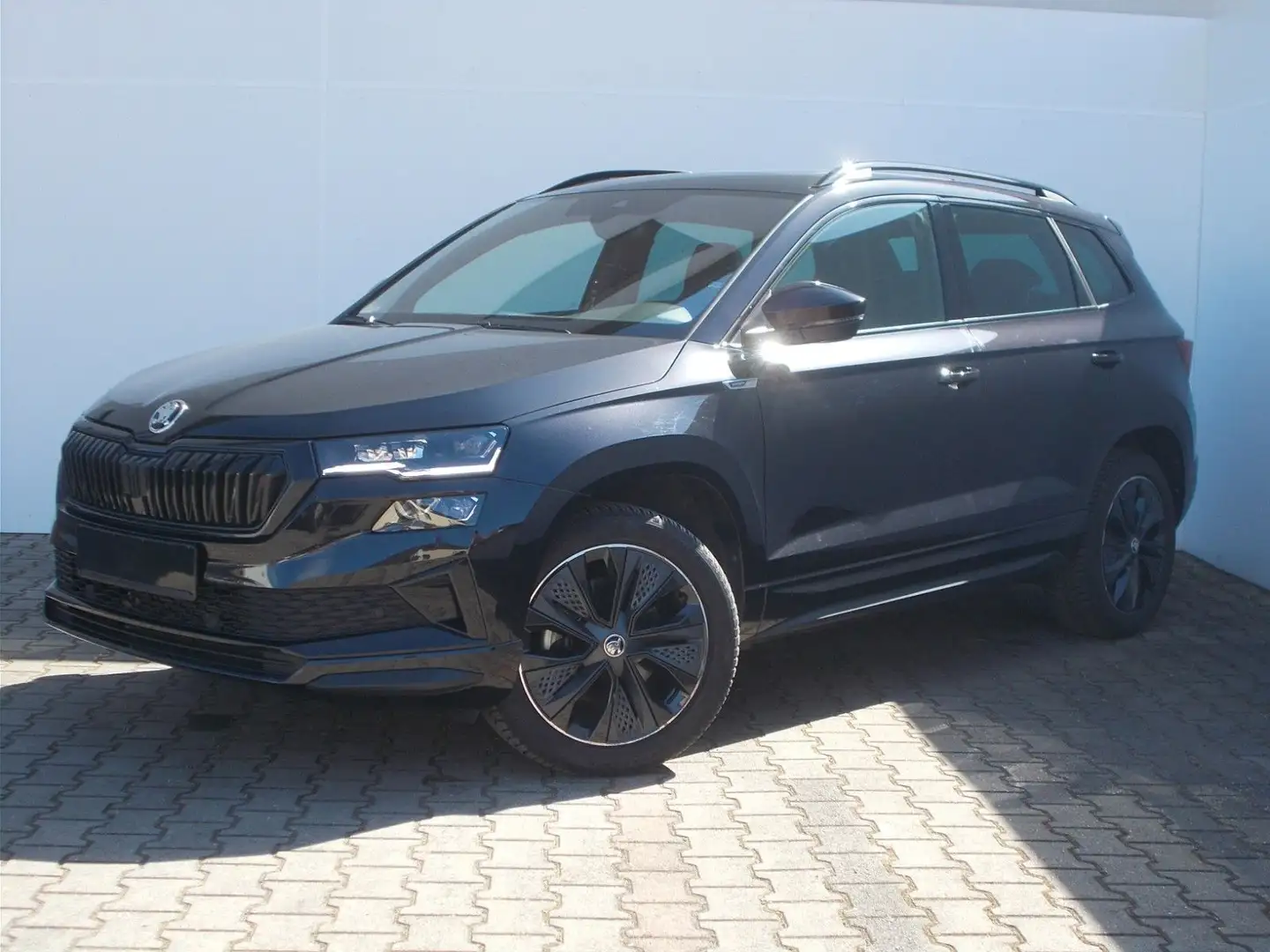 Skoda Karoq Sportline 2.0 TSI 4x4 mit vielen Extras !! Schwarz - 2