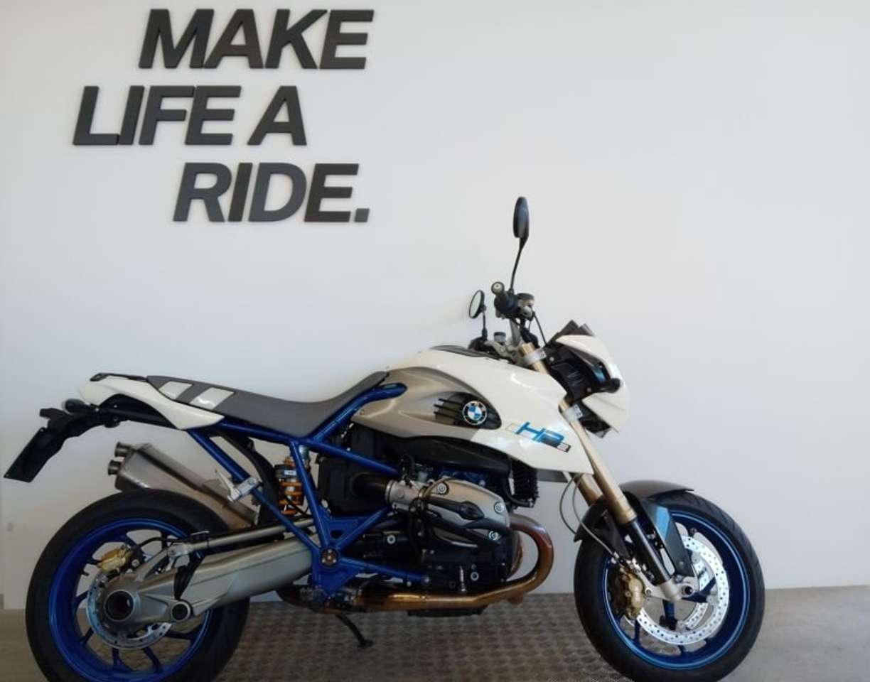 BMW HP 2 Megamoto