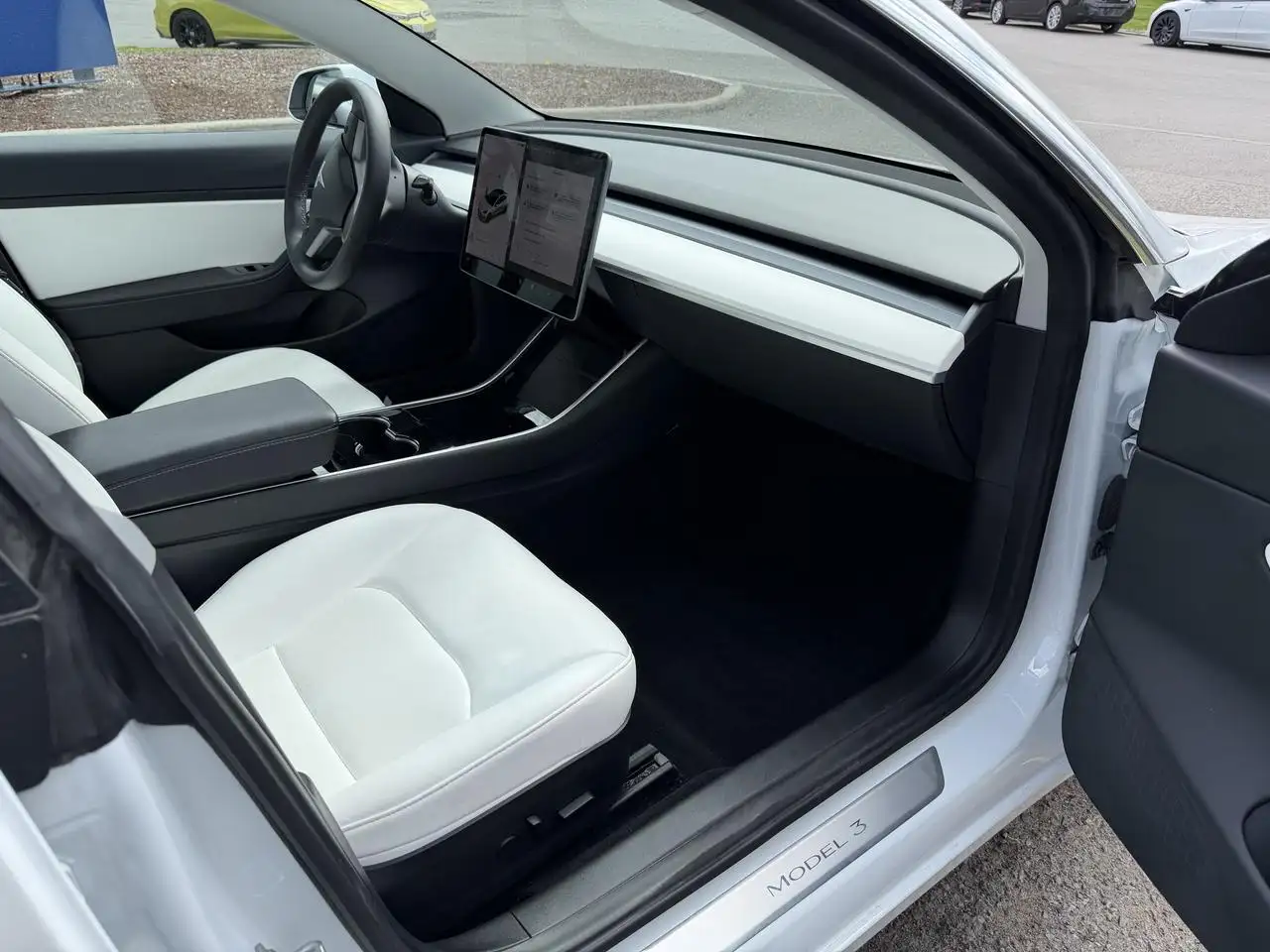 Tesla Model 3 fotografie Tesla Model 3
