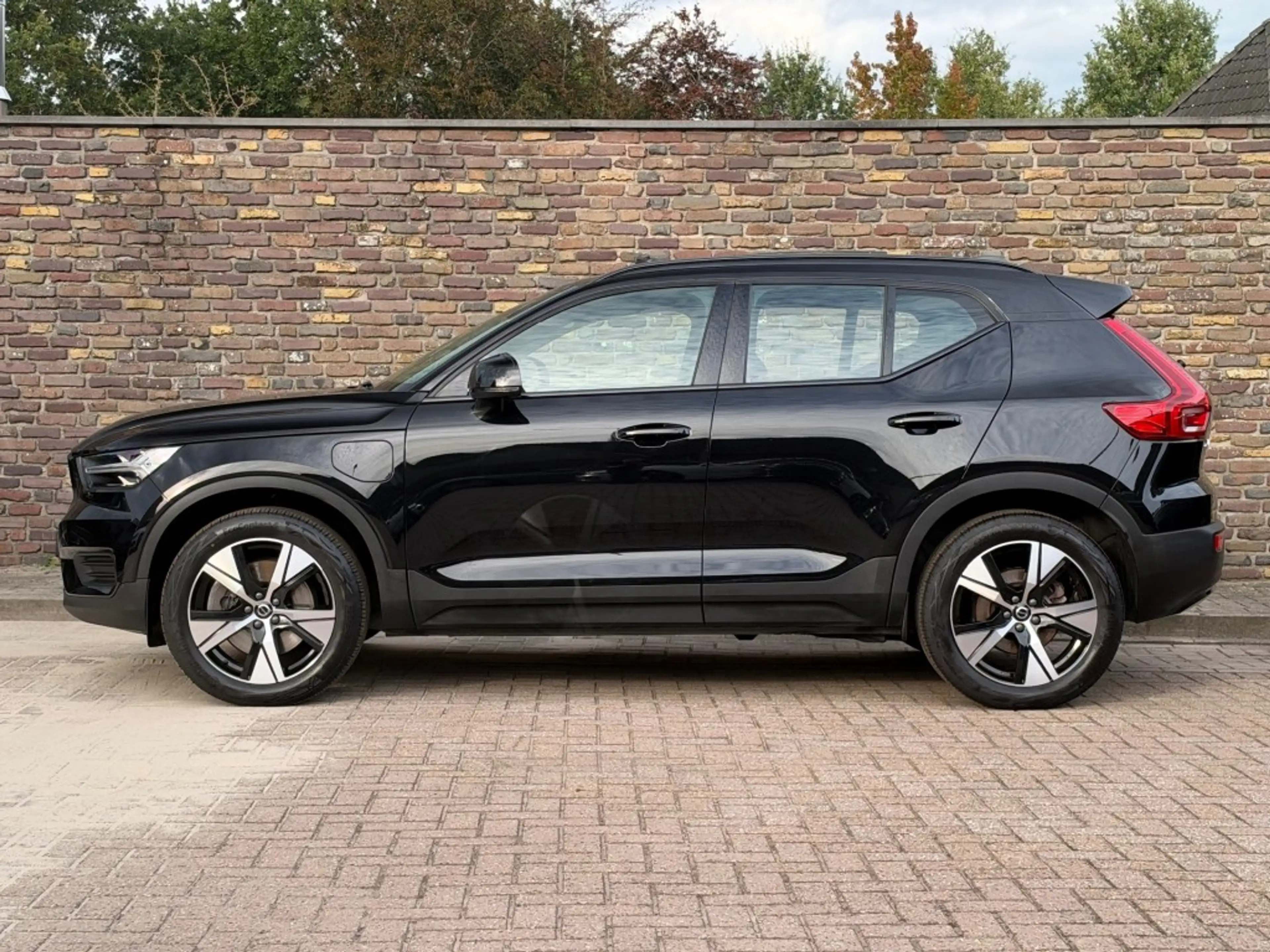 Volvo XC40 1.5 T4 Recharge R-DESIGN Panodak Leer Stuurverwarm — photo 8