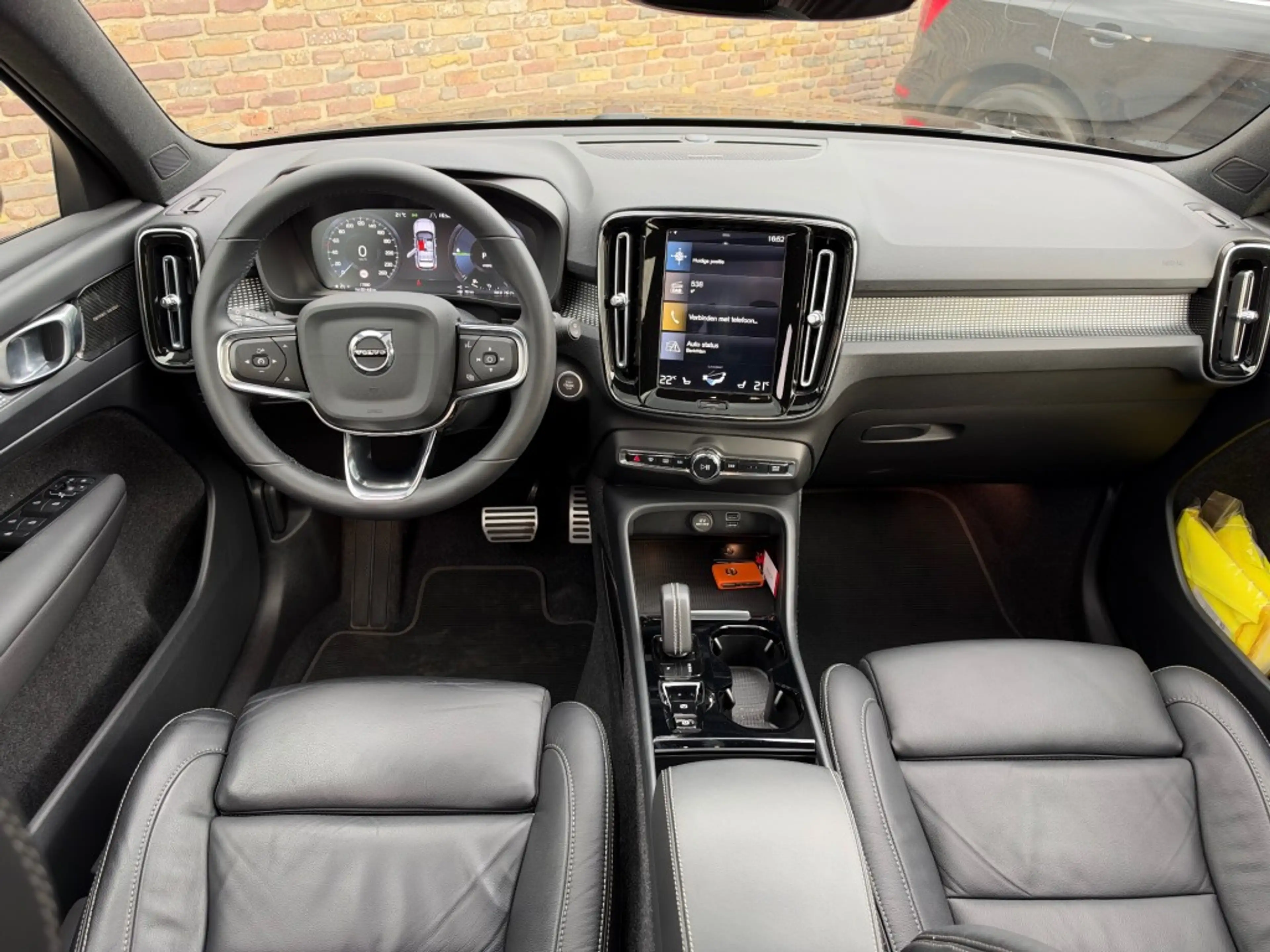 Volvo XC40 1.5 T4 Recharge R-DESIGN Panodak Leer Stuurverwarm — photo 2