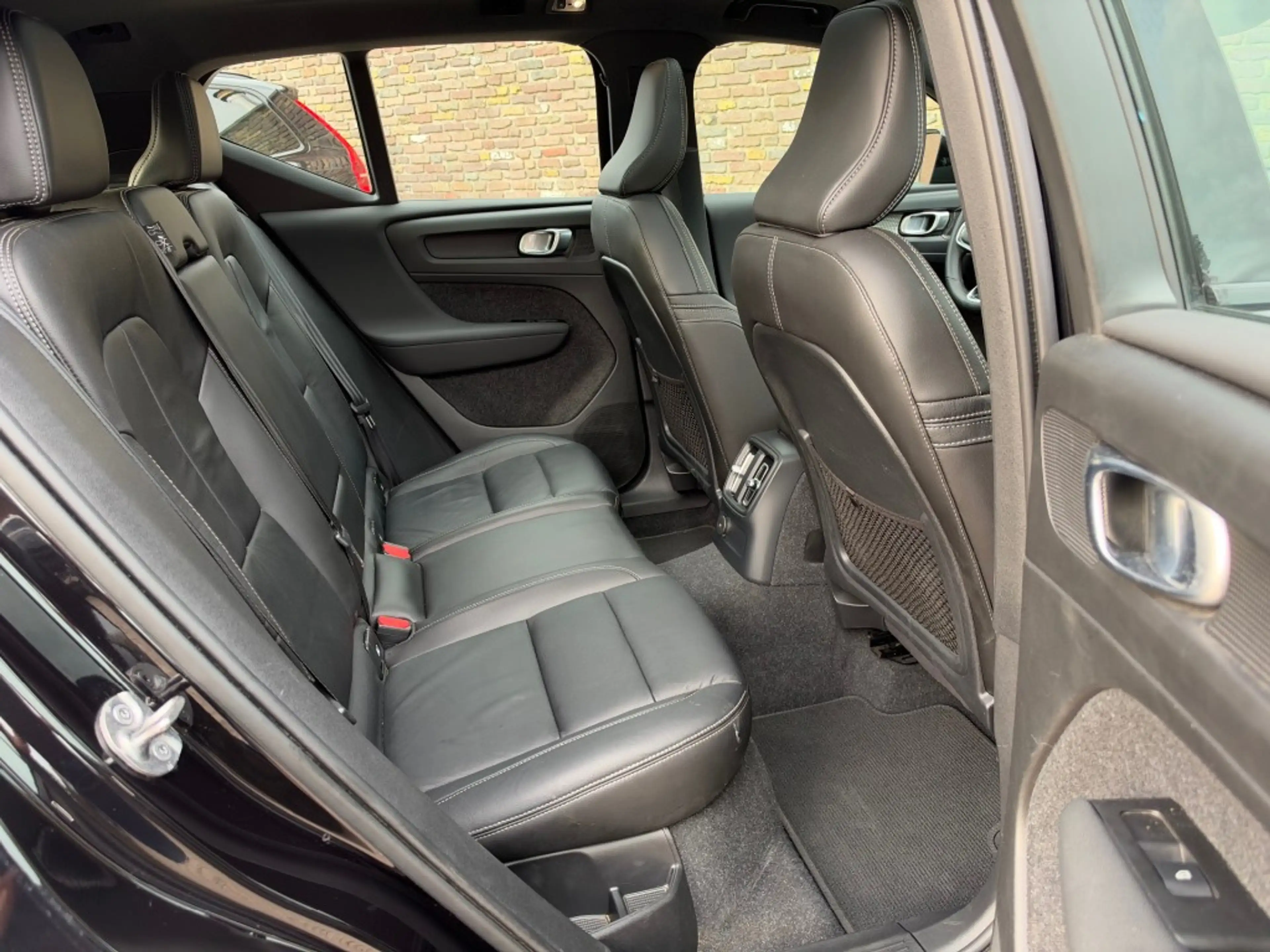 Volvo XC40 1.5 T4 Recharge R-DESIGN Panodak Leer Stuurverwarm — photo 24