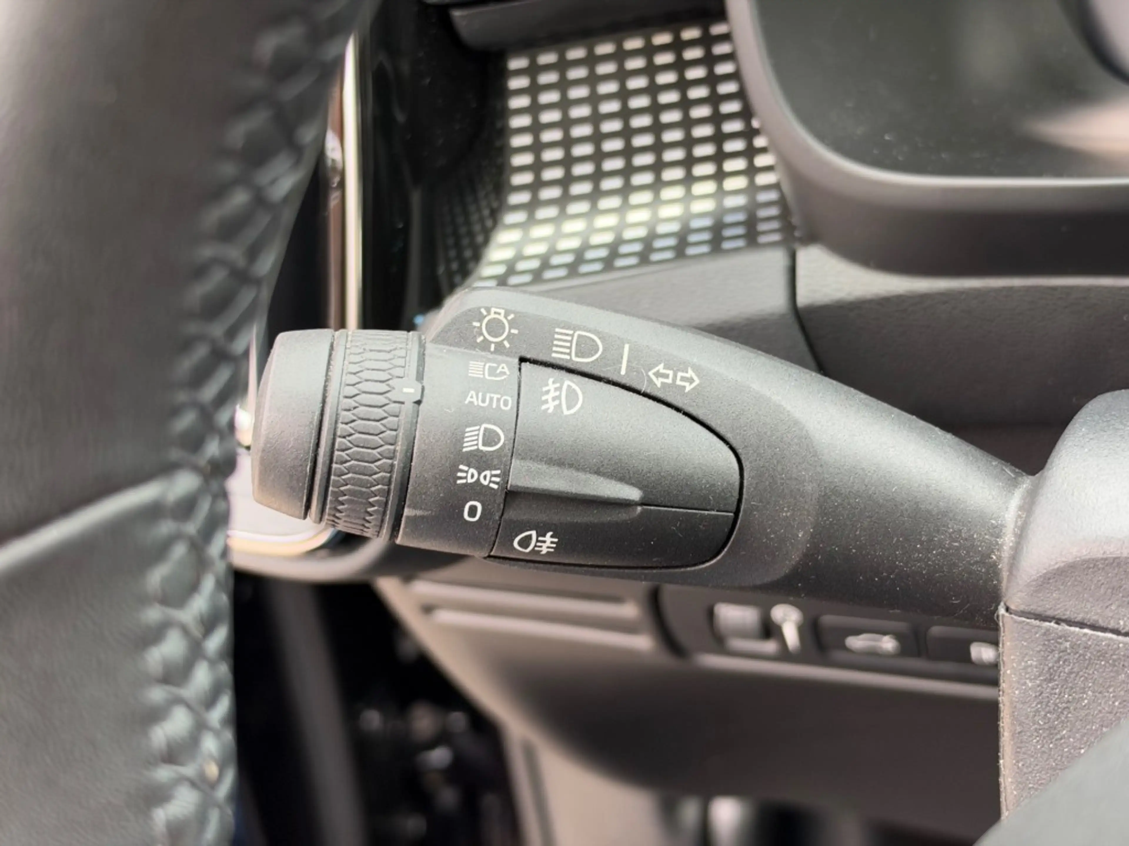 Volvo XC40 1.5 T4 Recharge R-DESIGN Panodak Leer Stuurverwarm — photo 38