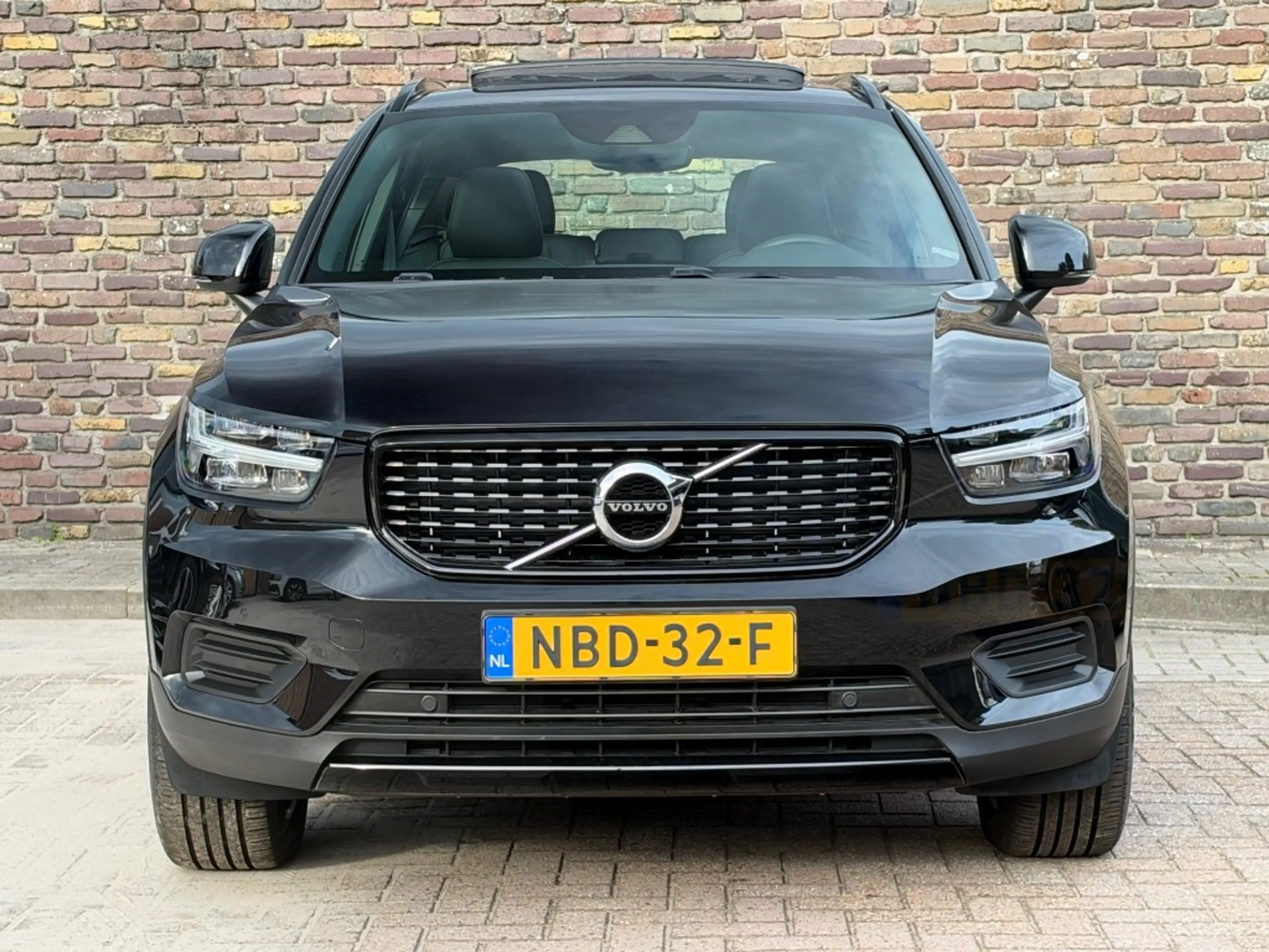 Volvo XC40 1.5 T4 Recharge R-DESIGN Panodak Leer Stuurverwarm — photo 7