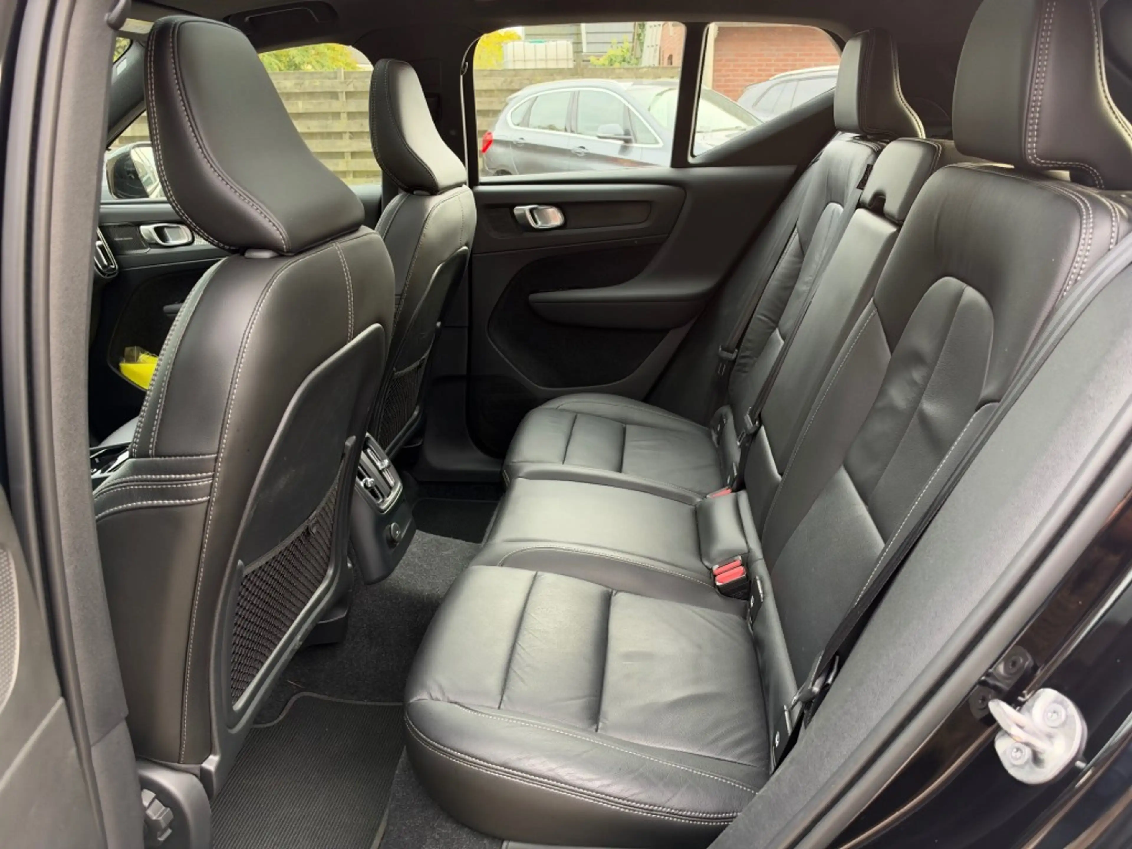 Volvo XC40 1.5 T4 Recharge R-DESIGN Panodak Leer Stuurverwarm — photo 22