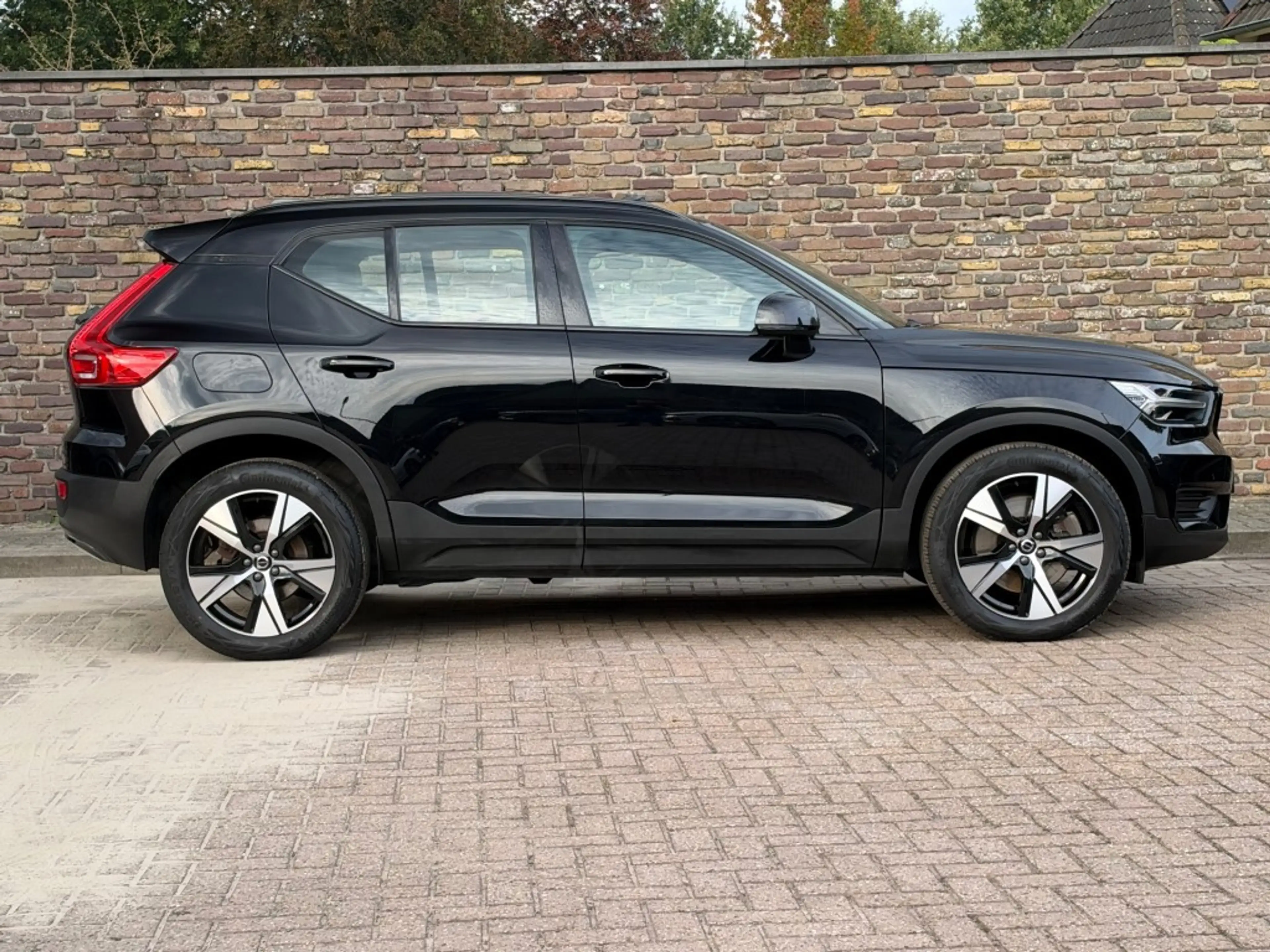 Volvo XC40 1.5 T4 Recharge R-DESIGN Panodak Leer Stuurverwarm — photo 9