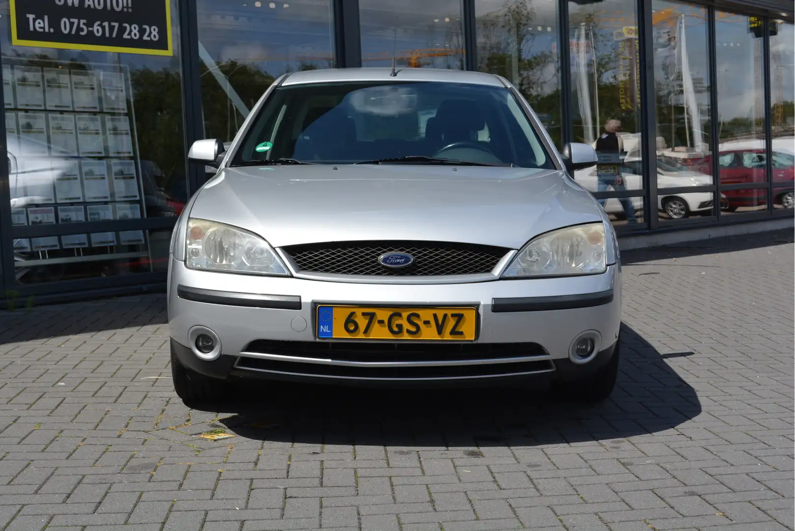 Ford Mondeo 1.8-16V First Edition Airco (automatisch), cruise Grijs - 2
