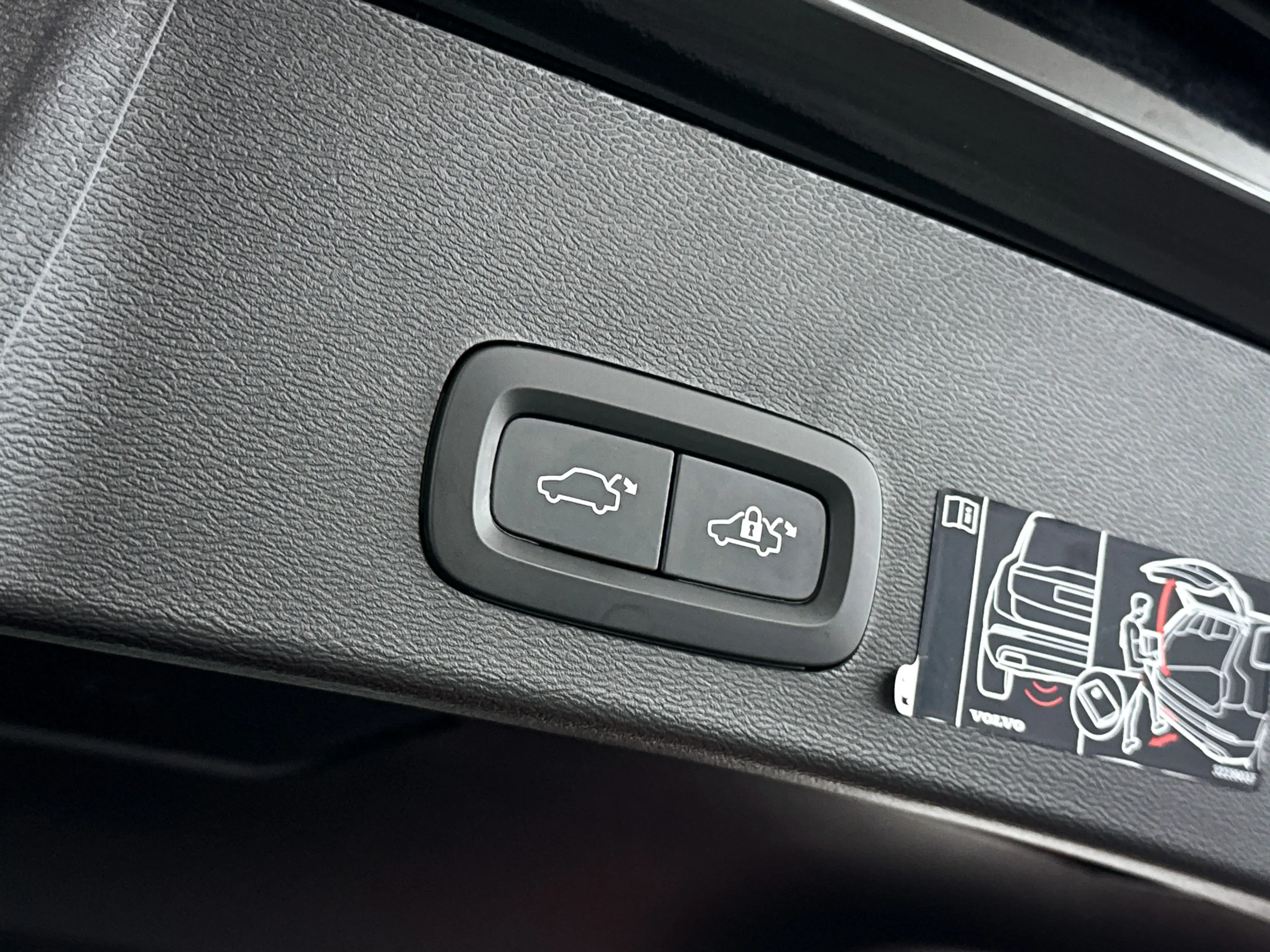 Volvo XC40 T4 Recharge Inscription Expression | SOH 89% | Par — photo 13