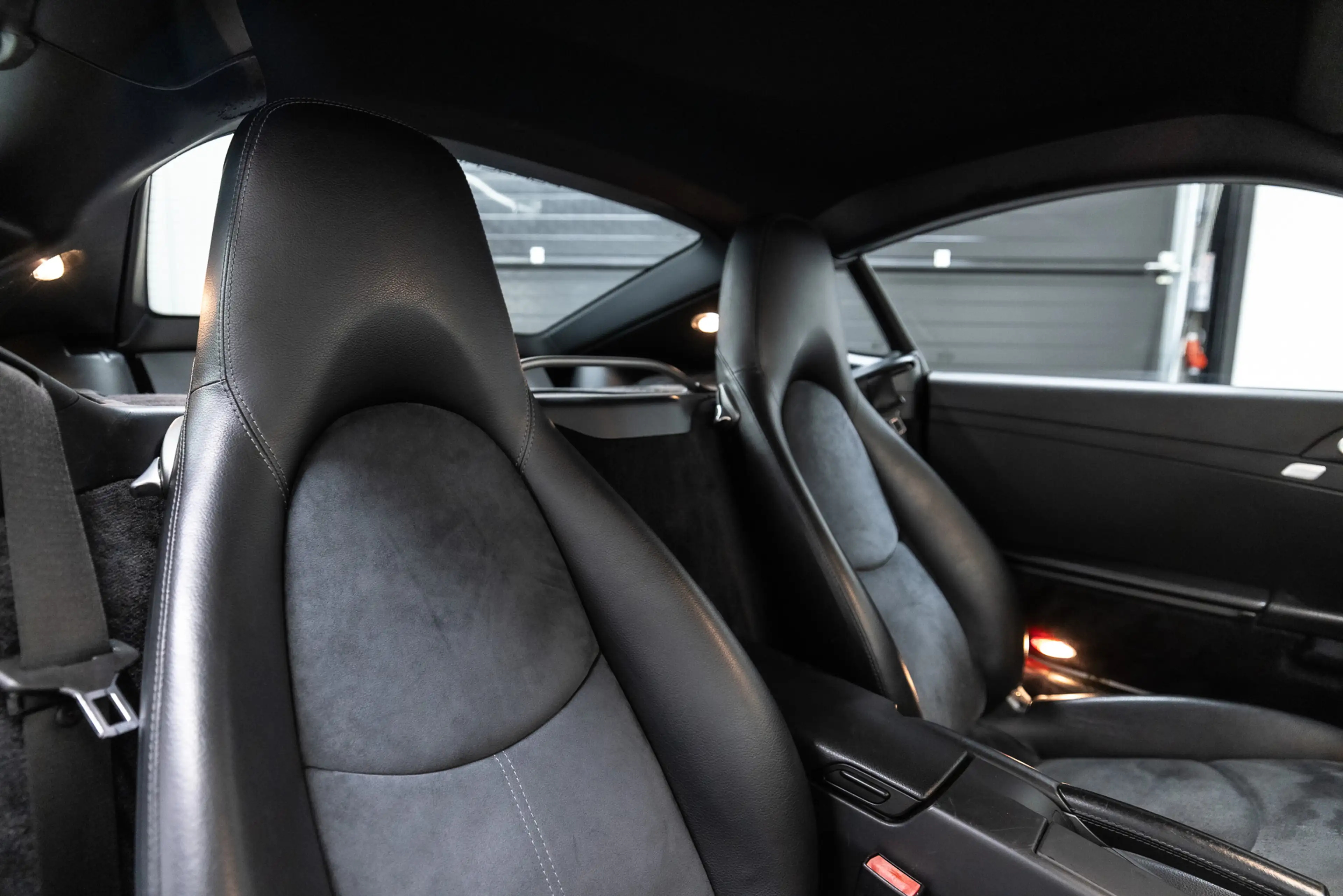 Porsche Cayman 2.7 — photo 16