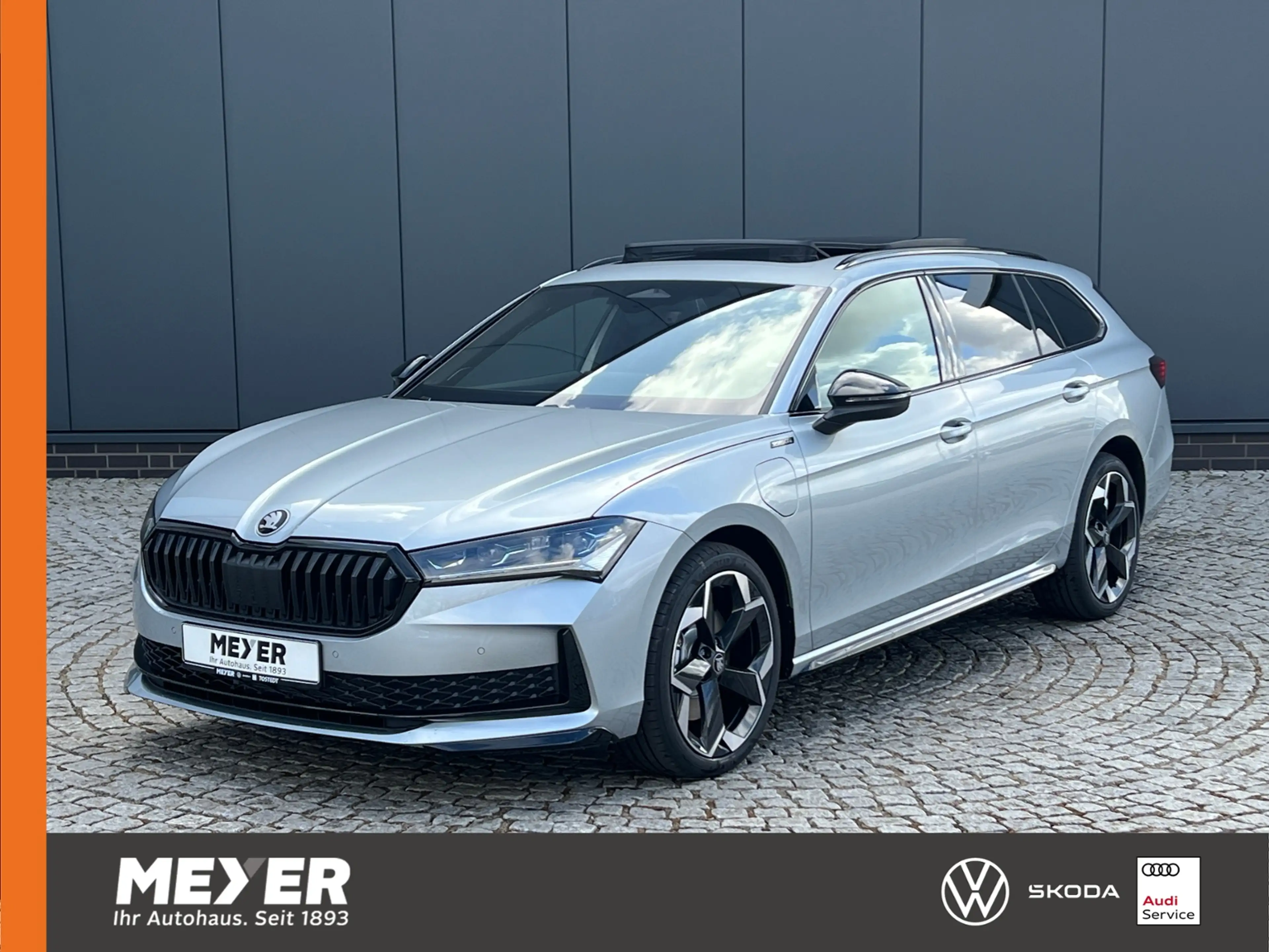 Skoda Superb Combi Sportline 1.5 TSI IV DSG *AHK, Navi, 19"-L