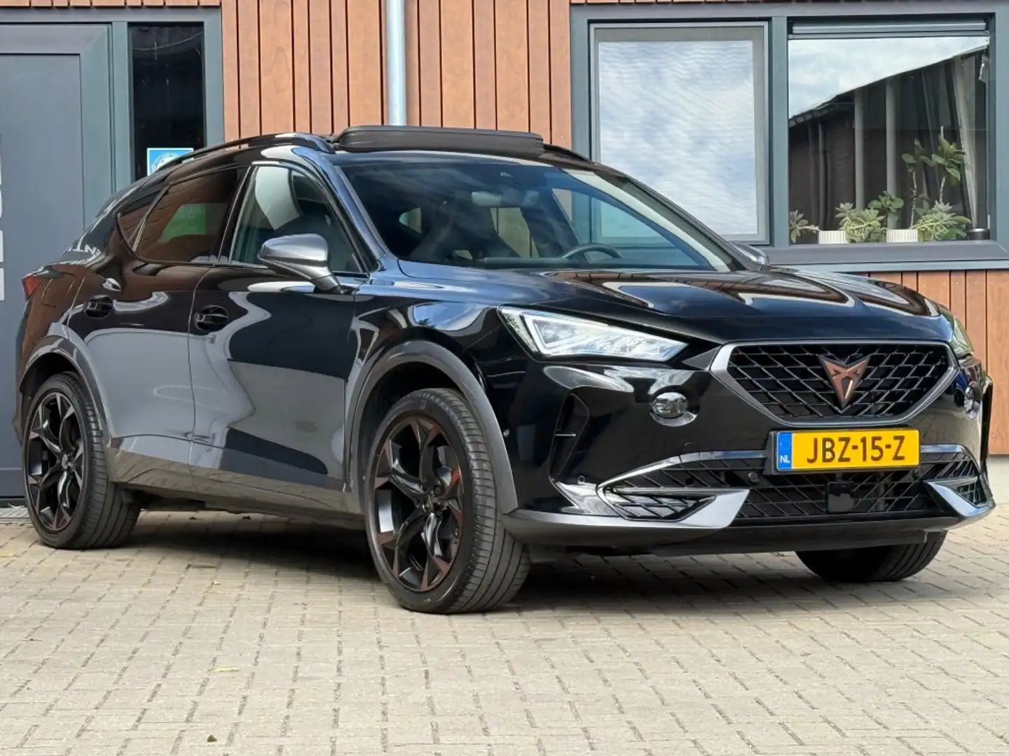 CUPRA Formentor 1.4 E-HYB VZ PERF. Pano Trekhaak Acc Zwart - 2