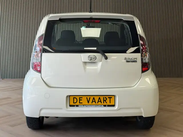 Daihatsu Sirion view 5