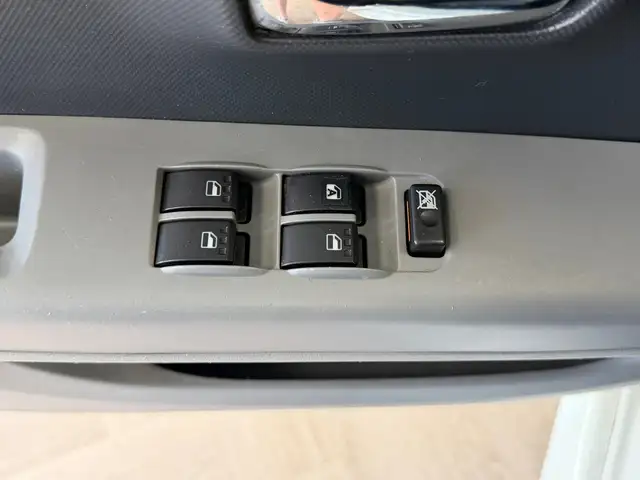 Daihatsu Sirion view 15