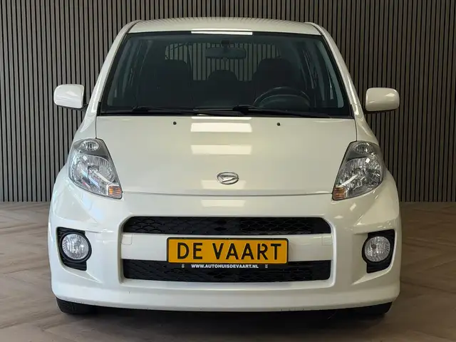 Daihatsu Sirion view 2