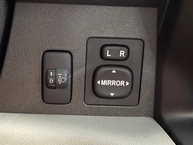 Daihatsu Sirion view 25
