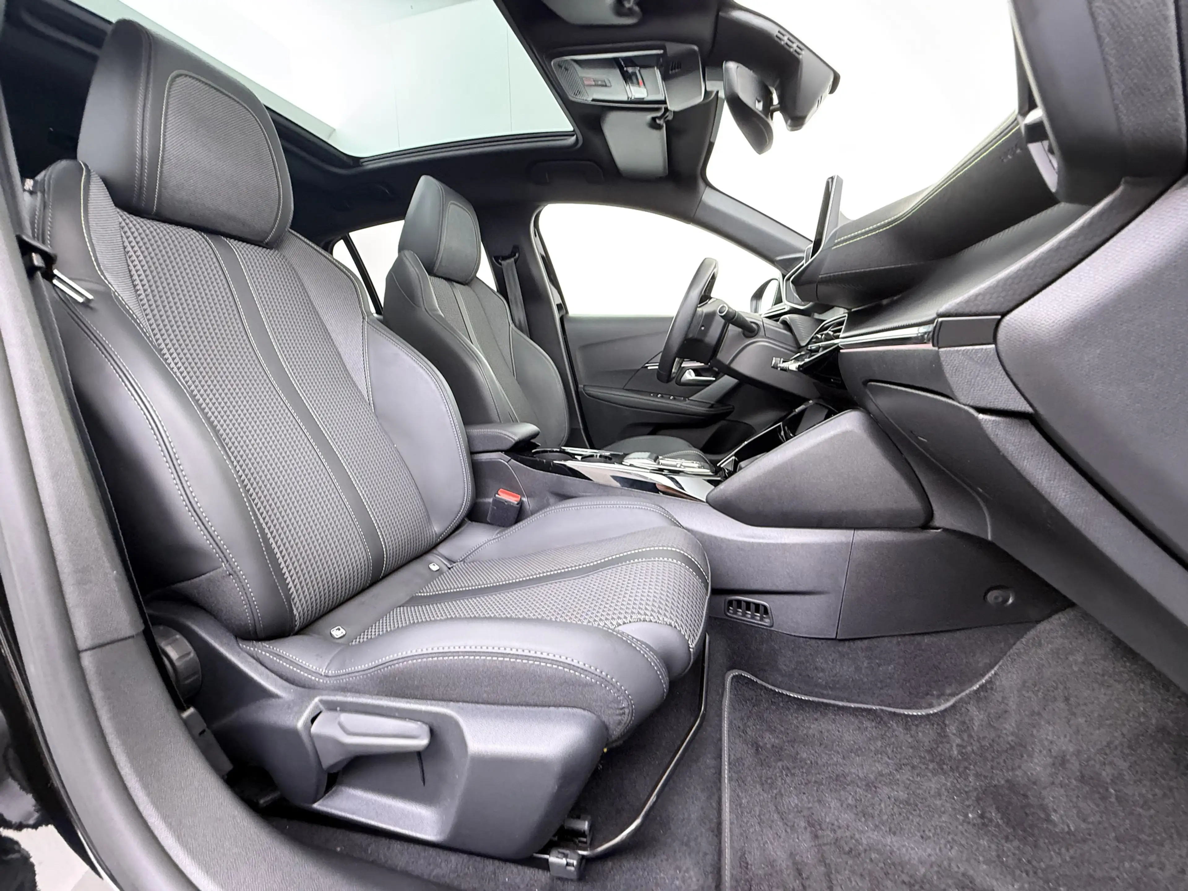 Peugeot e-208 EV GT350 SOH 98% Panoramadak Virtual Cockpit 360°C — photo 37