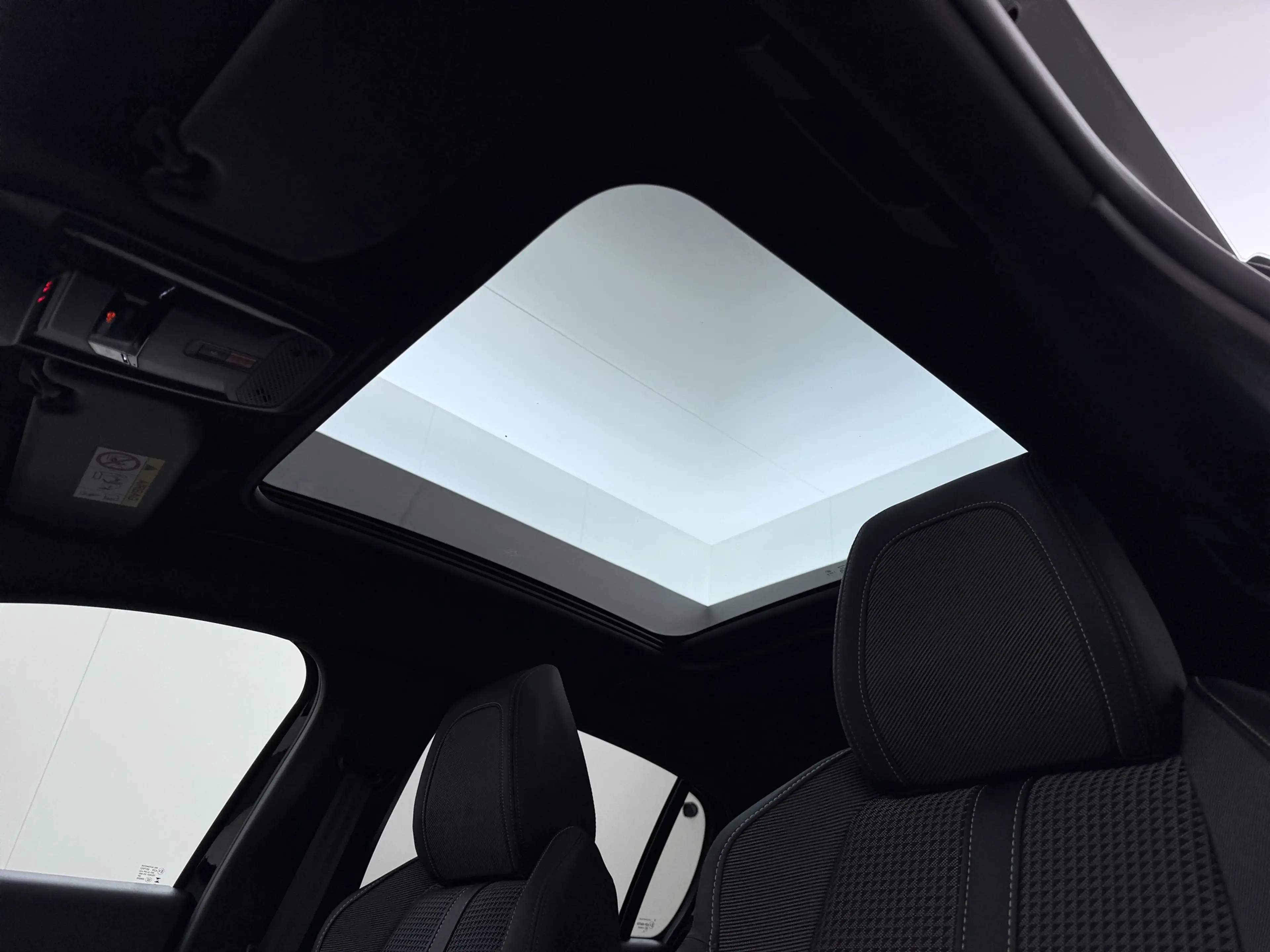Peugeot e-208 EV GT350 SOH 98% Panoramadak Virtual Cockpit 360°C — photo 4