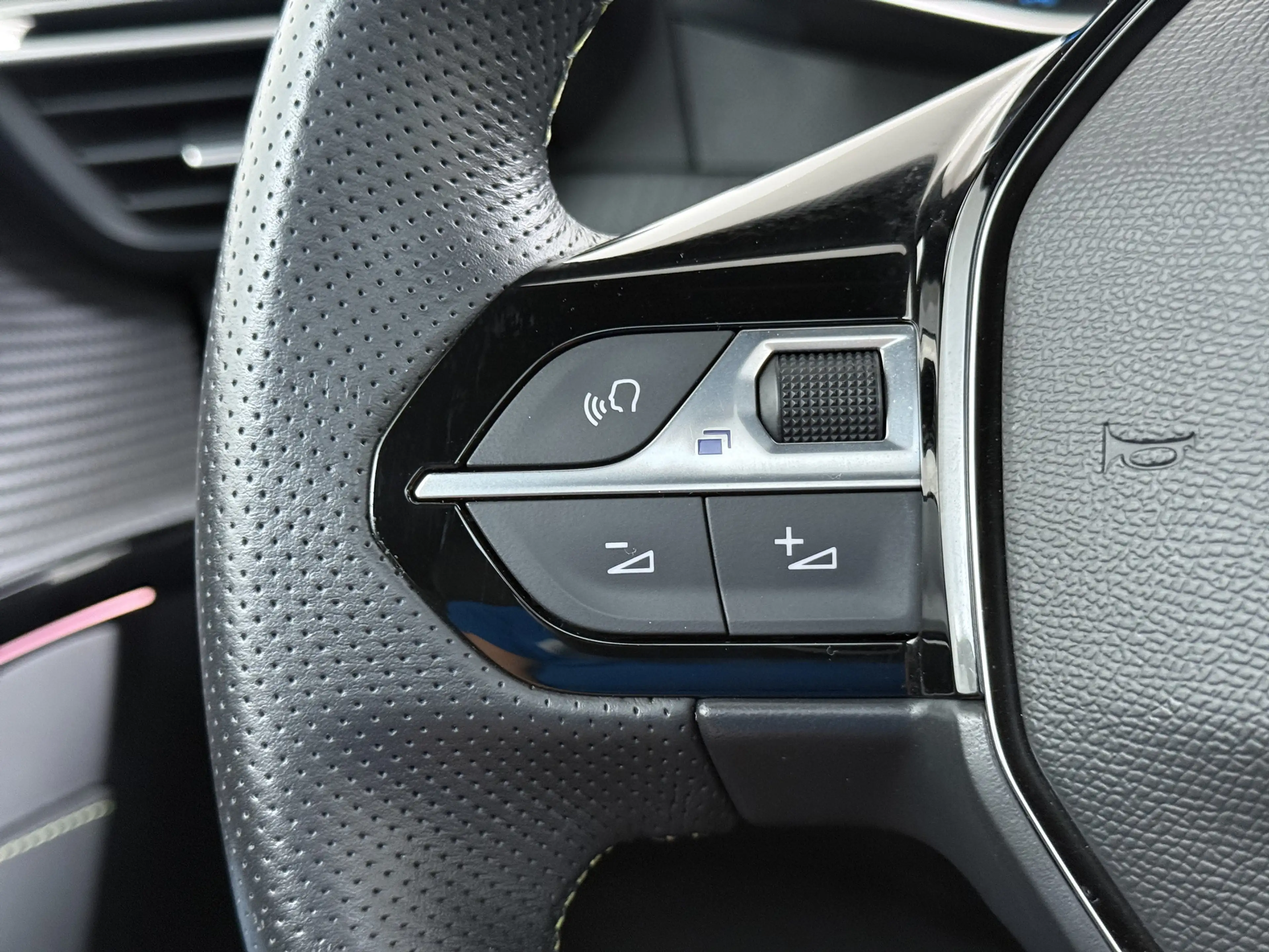 Peugeot e-208 EV GT350 SOH 98% Panoramadak Virtual Cockpit 360°C — photo 31