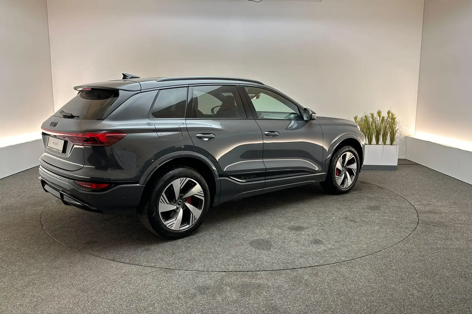 Audi Q6 e-tron S edition 100Kwh Grigio - 2