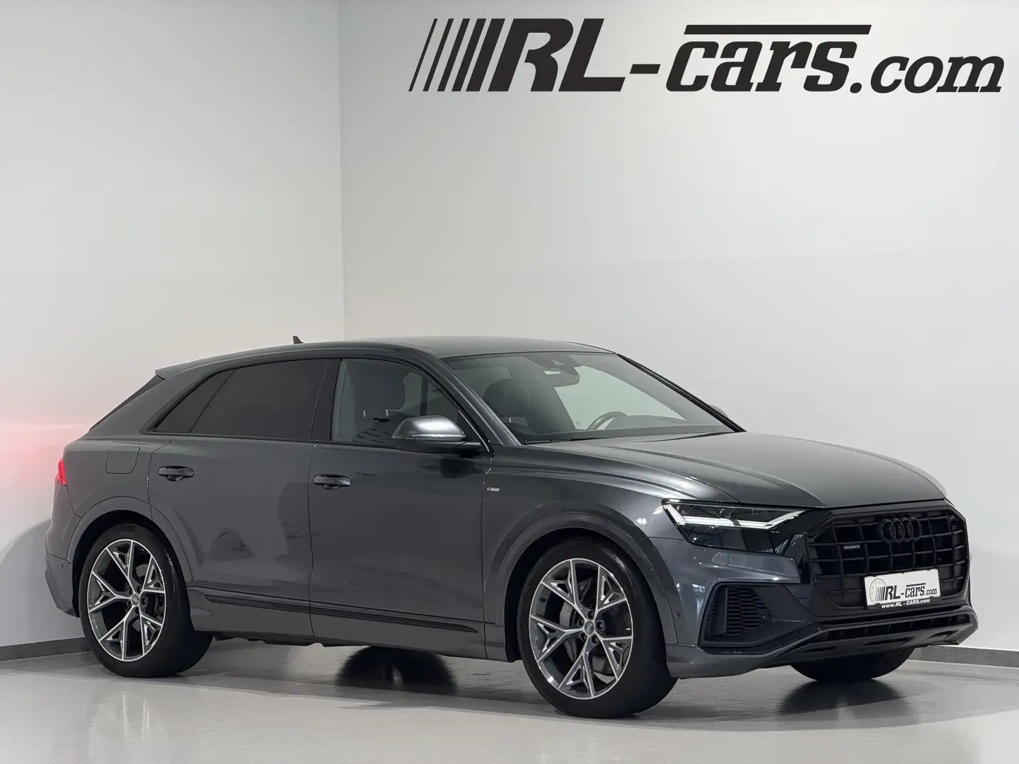 Audi Q8 55TFSIe quattro/S-Line/HEAD-UP/Luftfahrwerk/AHK Grau - 1
