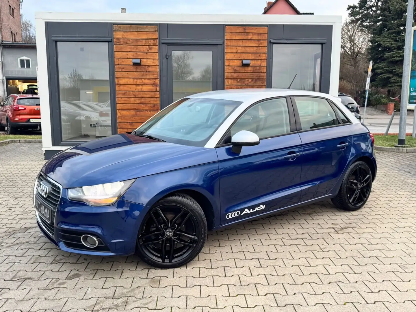 Audi A1 Sportback attraction 1.6 TDI NAVI*SHZ*SPORT* Azul - 1