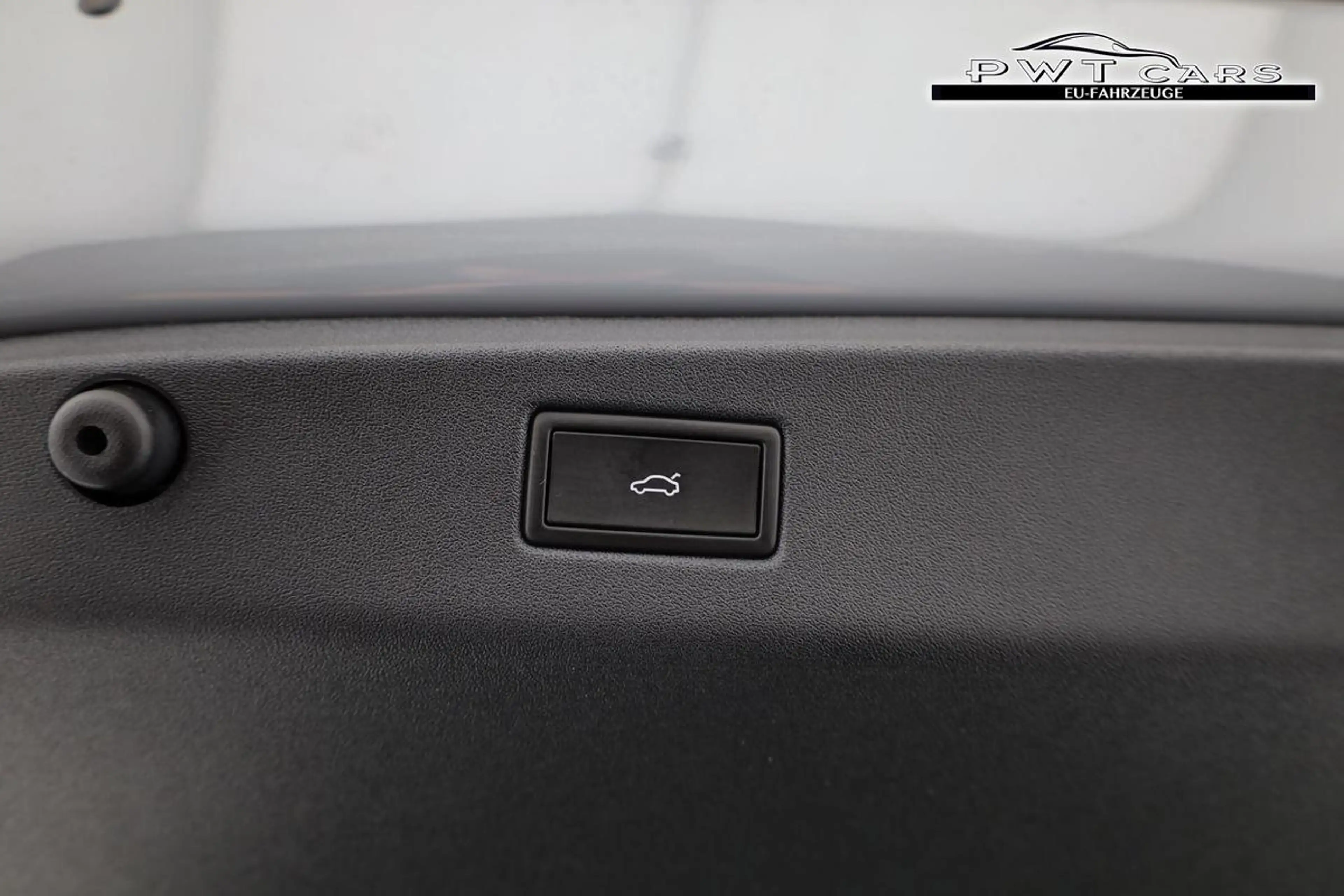 Volkswagen ID.7 Limousine Pro 210 kW Black, HuD, IQ.Light, IQ.D... — photo 12