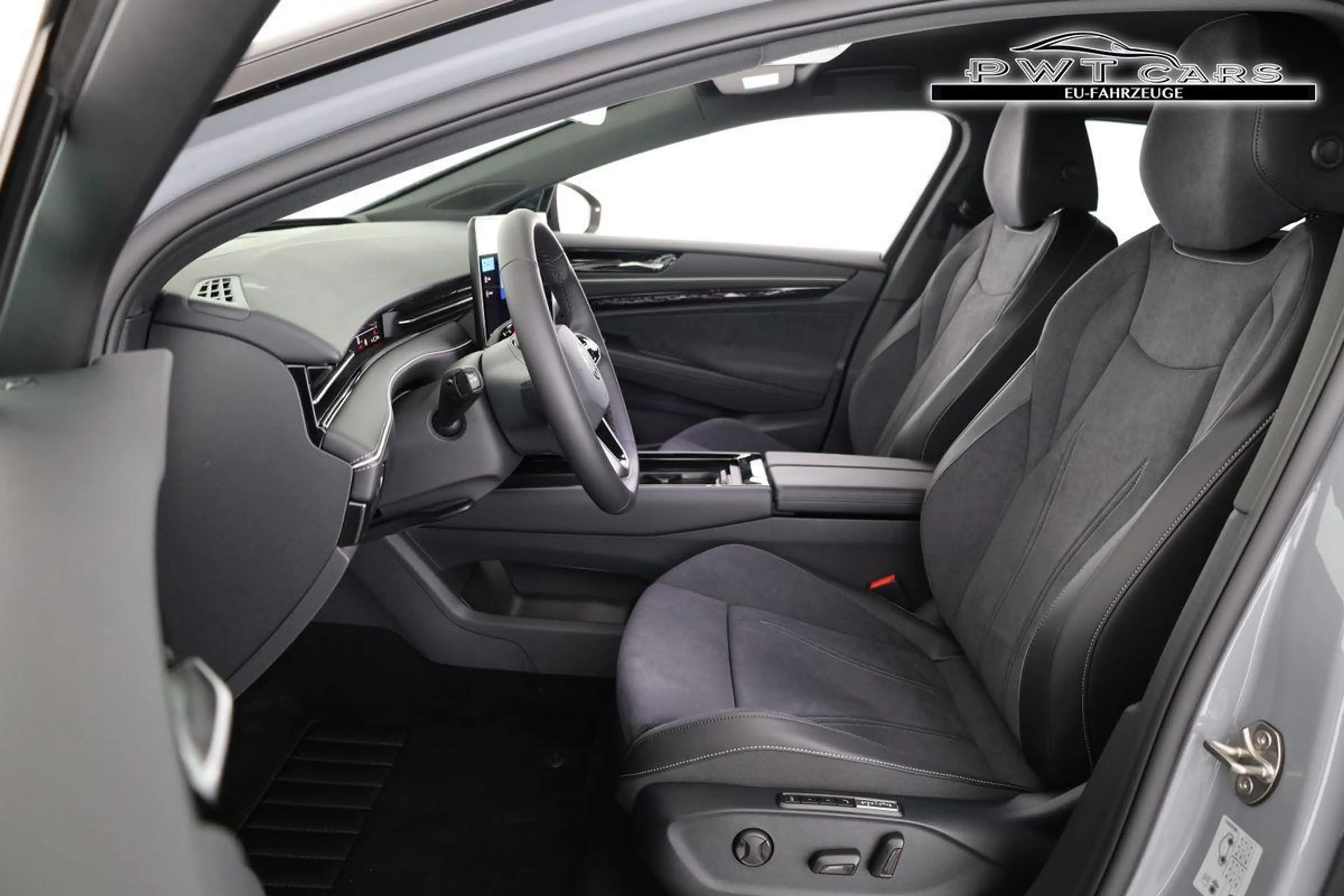 Volkswagen ID.7 Limousine Pro 210 kW Black, HuD, IQ.Light, IQ.D... — photo 9