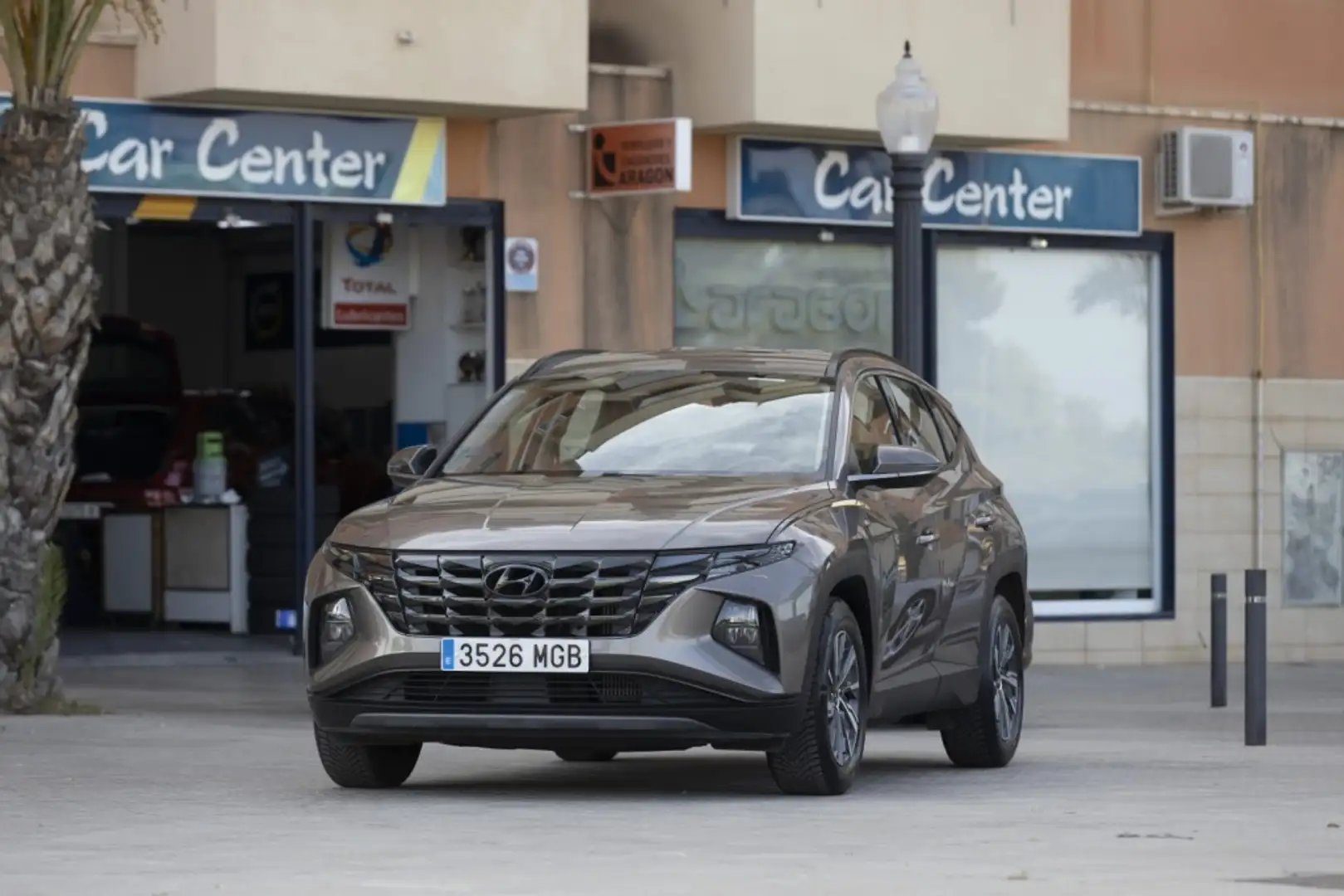 Hyundai TUCSON 1.6 CRDI 48V Maxx 4x2 Braun - 1
