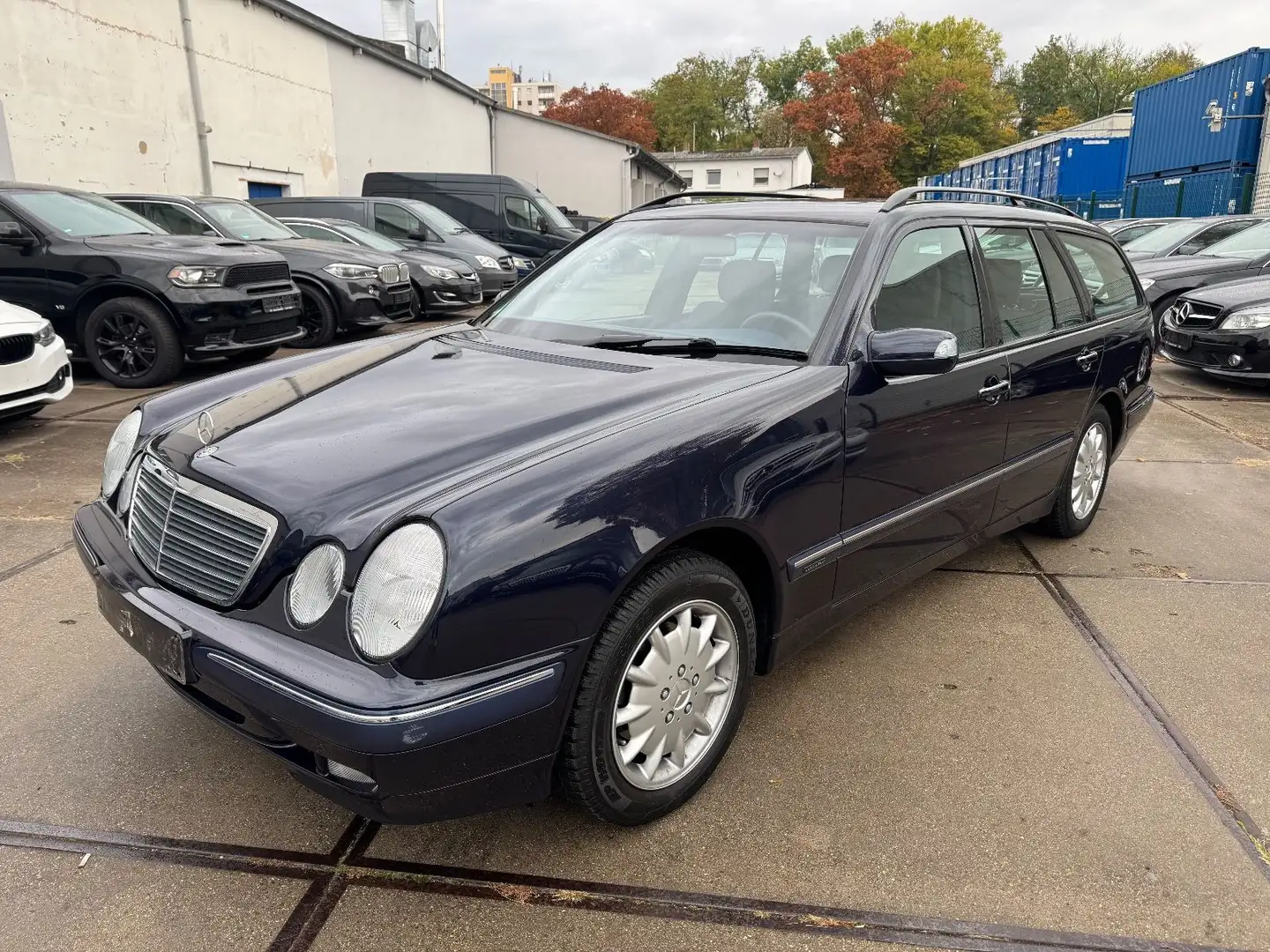 Mercedes-Benz E 240 T ELEGANCE 22000 Km Original. Garantie Bleu - 1