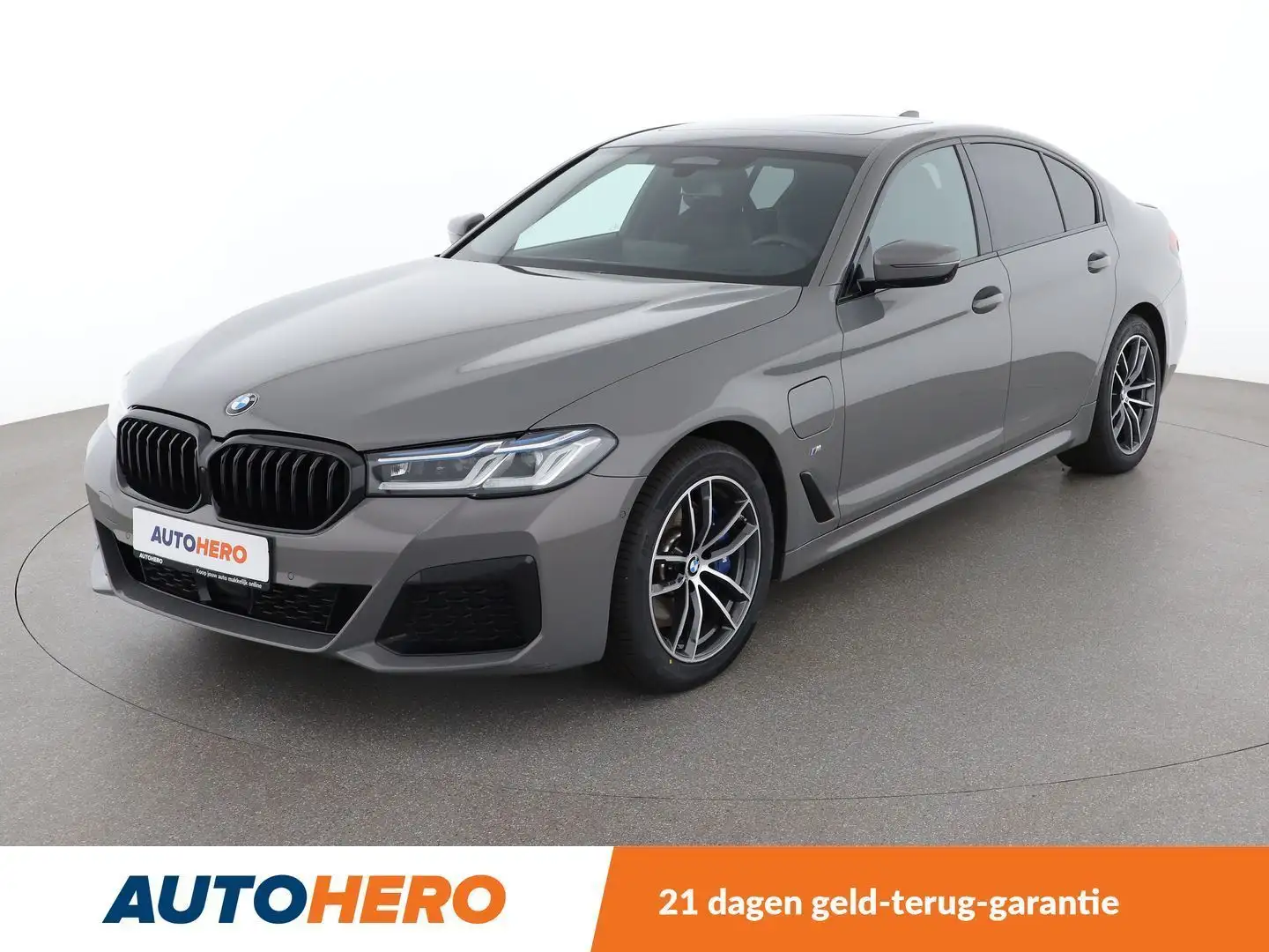 BMW 530 530e xDrive M Sport Grijs - 1