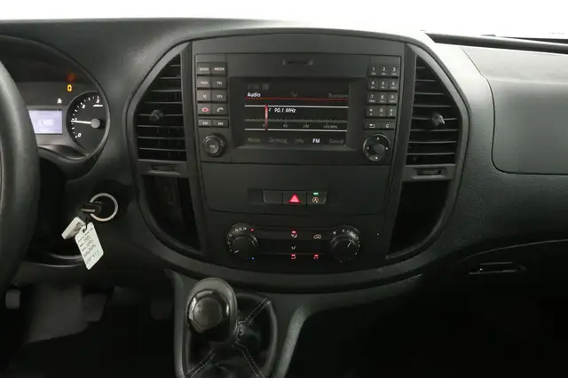 Mercedes-Benz Vito view 13