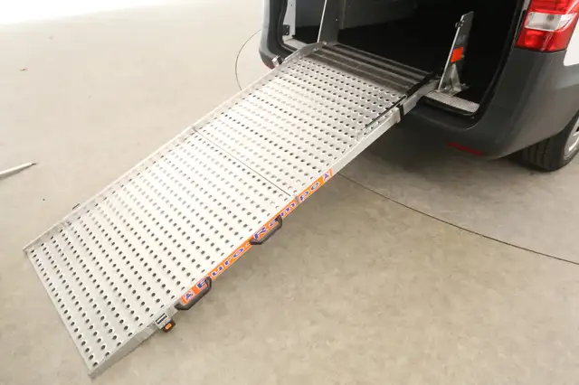 Mercedes-Benz Vito view 10