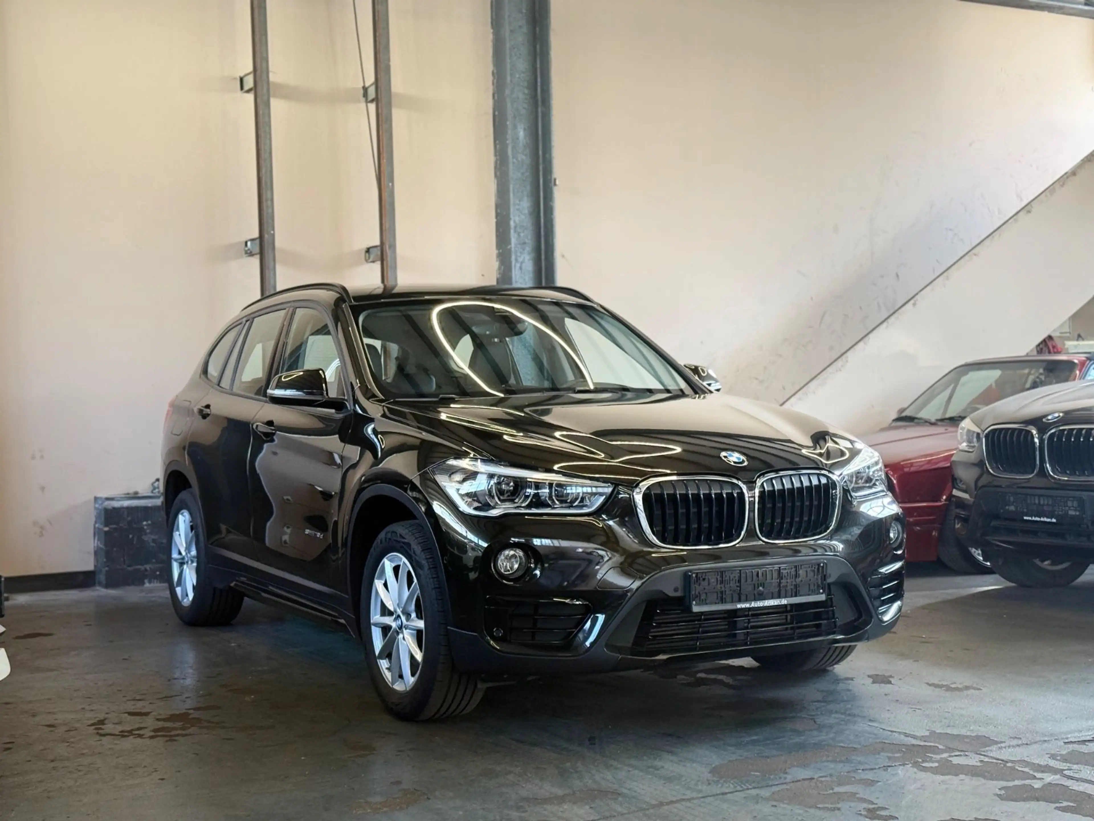 BMW X1 sDrive 18 d Sport Line LED/AHK/ — photo 2