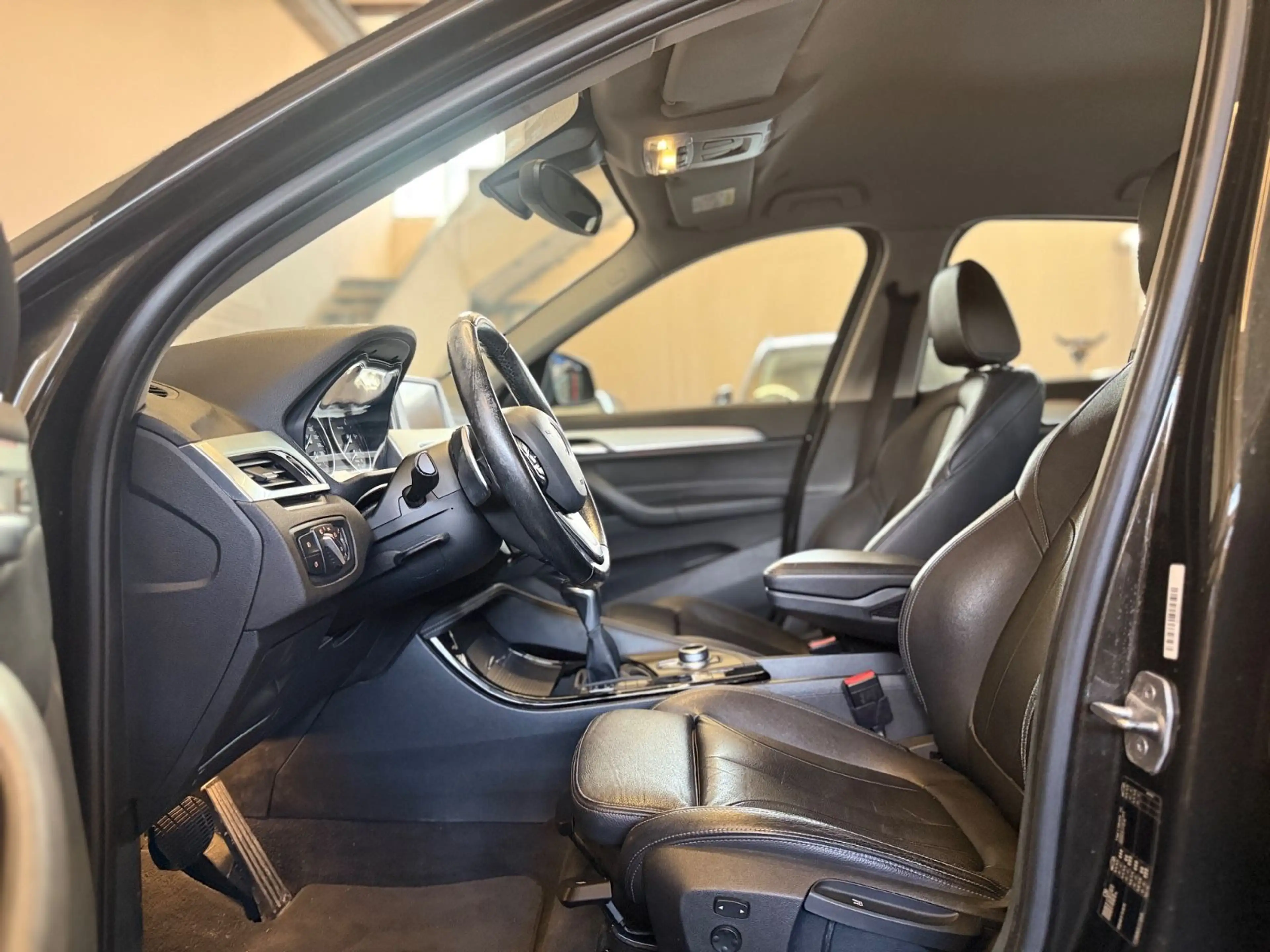 BMW X1 sDrive 18 d Sport Line LED/AHK/ — photo 10
