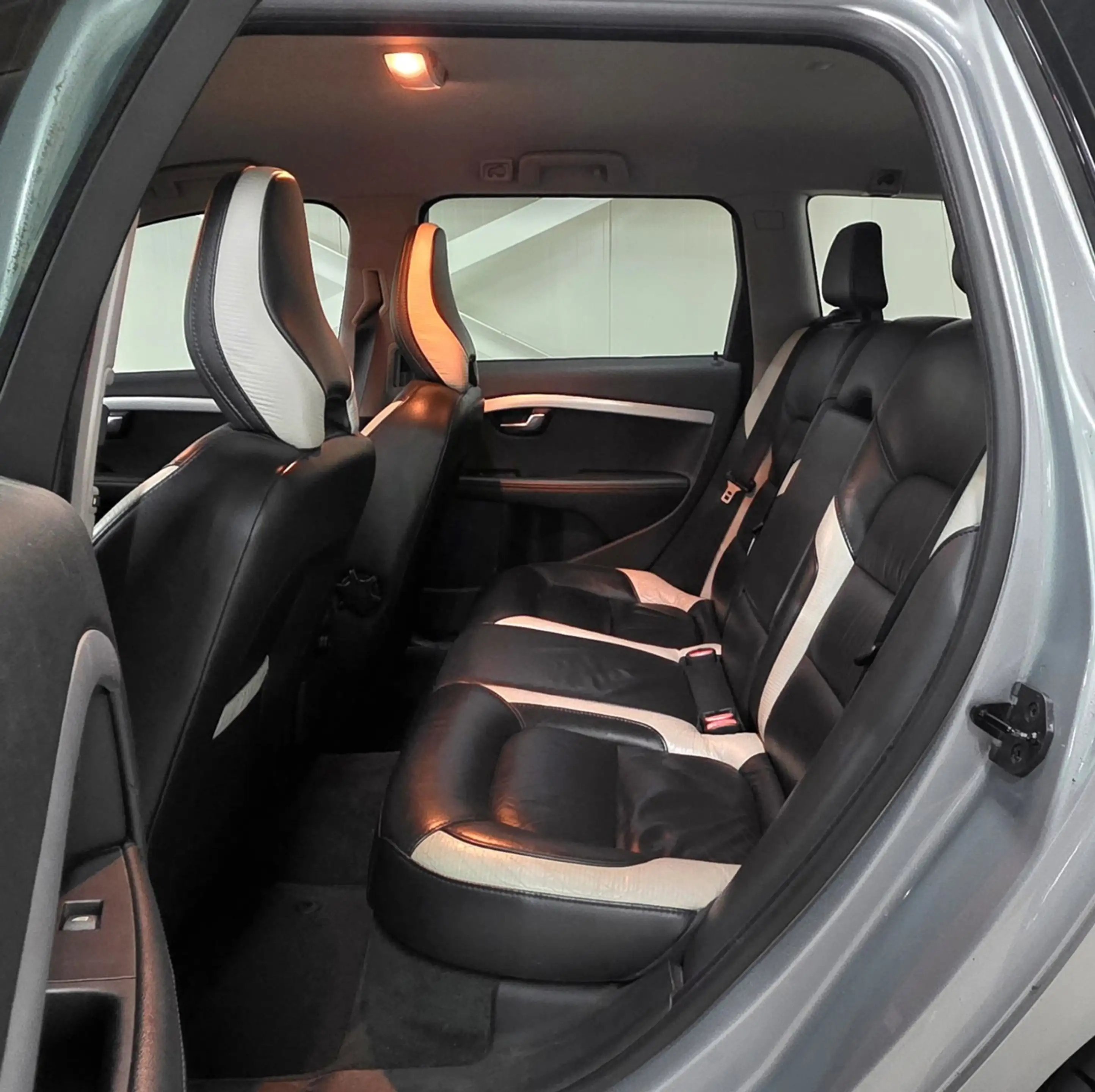 Volvo V70 2.0T R-Edition NieuweKoppeling Volledig Onderhoude — photo 12