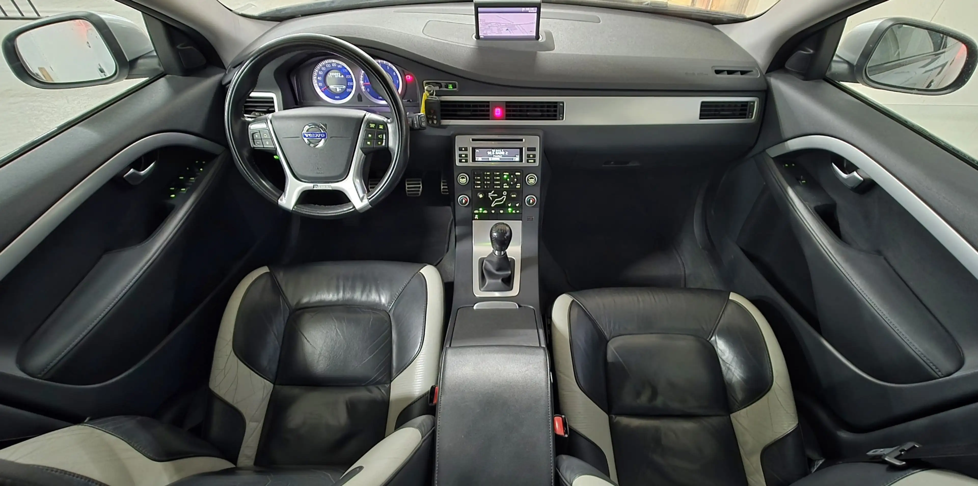 Volvo V70 2.0T R-Edition NieuweKoppeling Volledig Onderhoude — photo 20