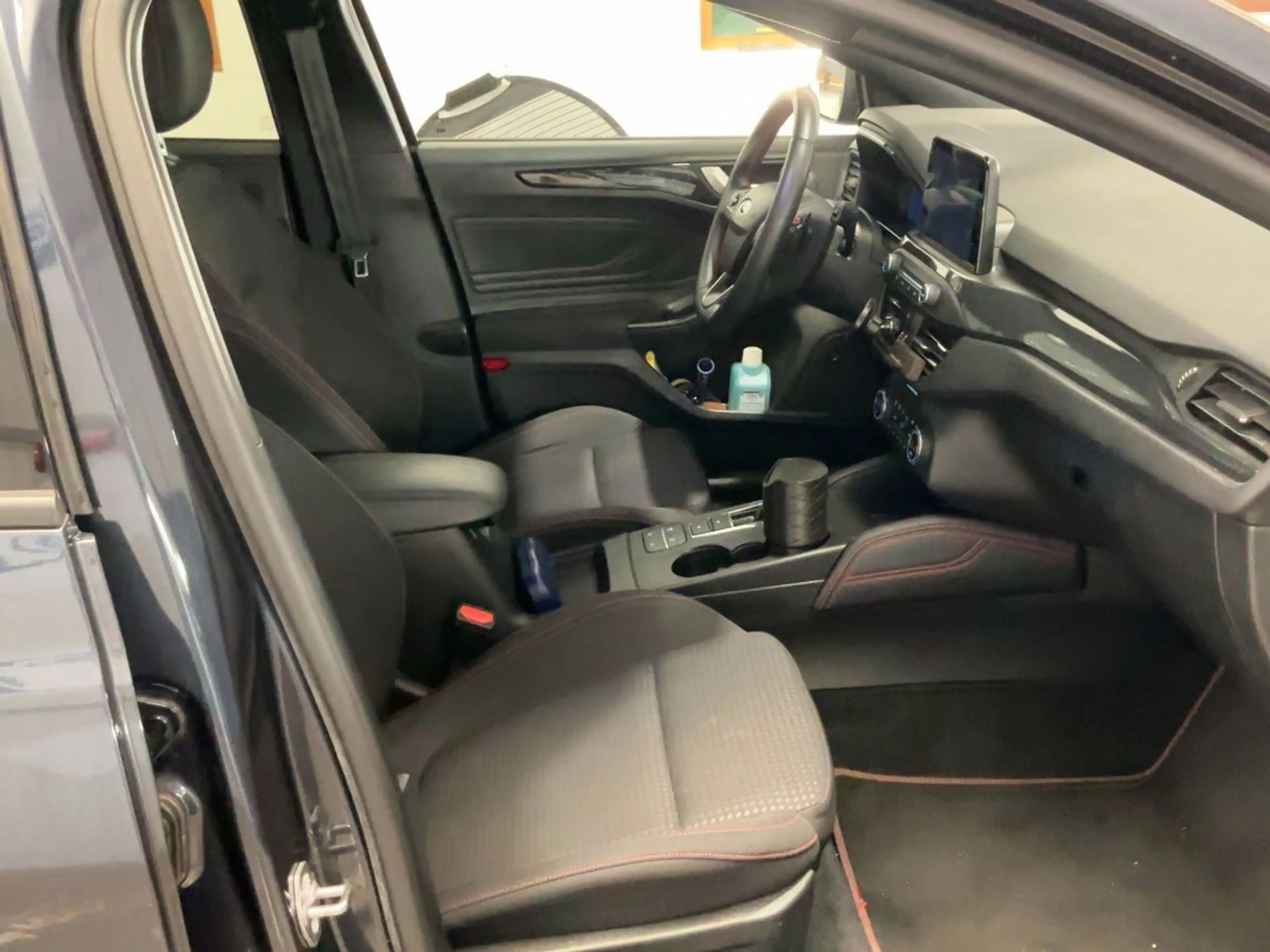 Ford Focus Turnier ST-Line X  Aut/LED/AHK/Kamera/1Hd. — photo 2