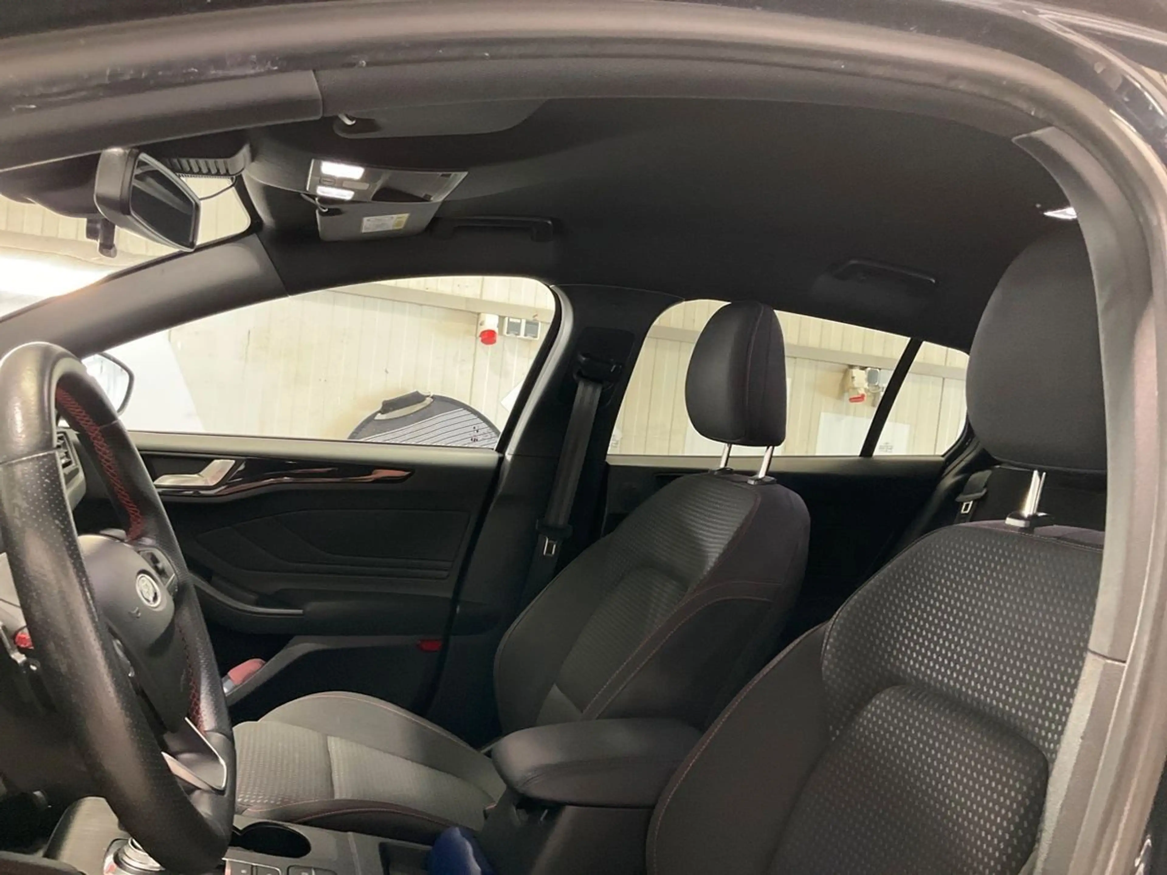 Ford Focus Turnier ST-Line X  Aut/LED/AHK/Kamera/1Hd. — photo 10