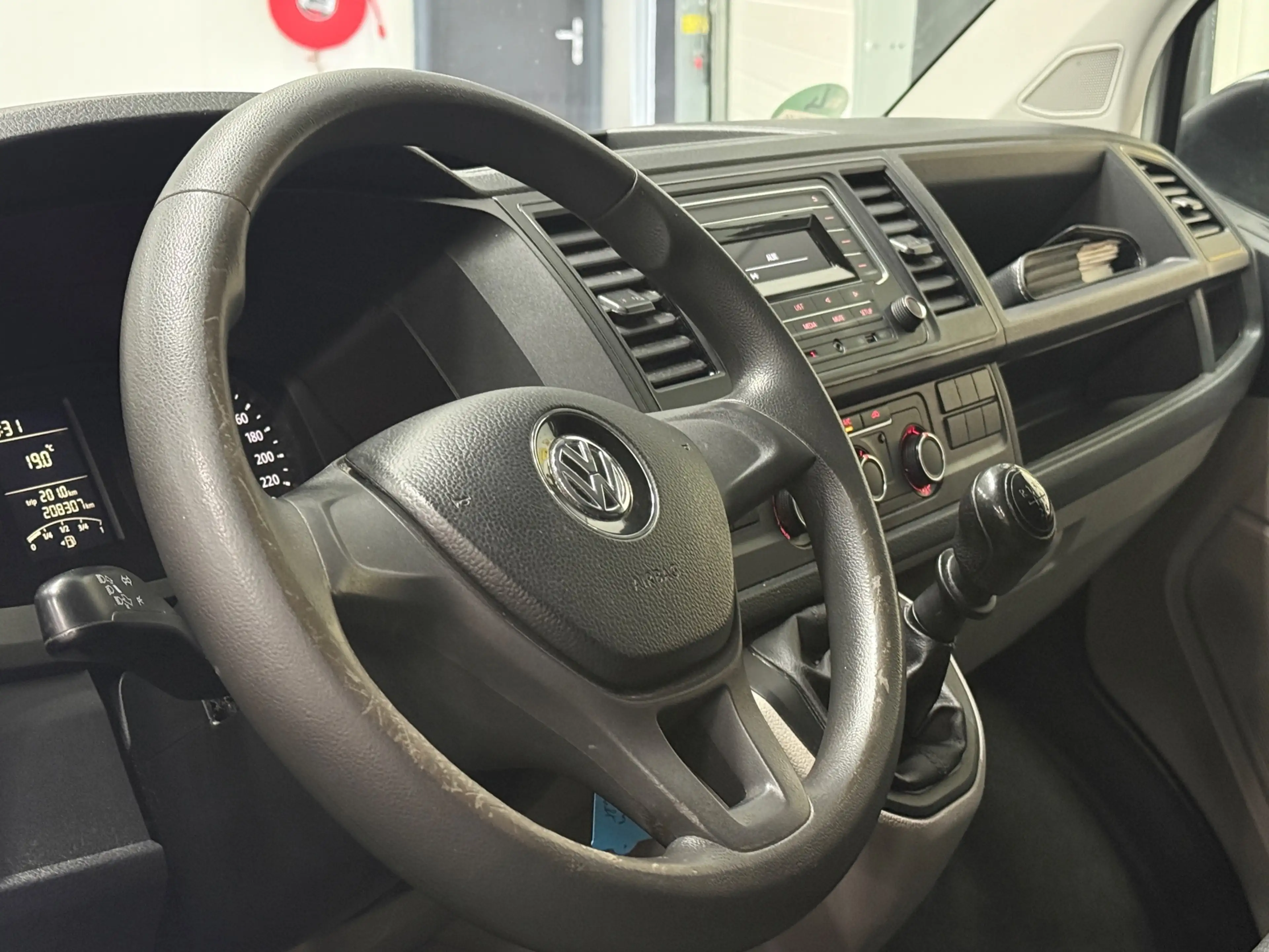 Volkswagen Transporter 2.0 TDI L1H1 Comfortline|Euro 6 | Cruise | Achterk — photo 4