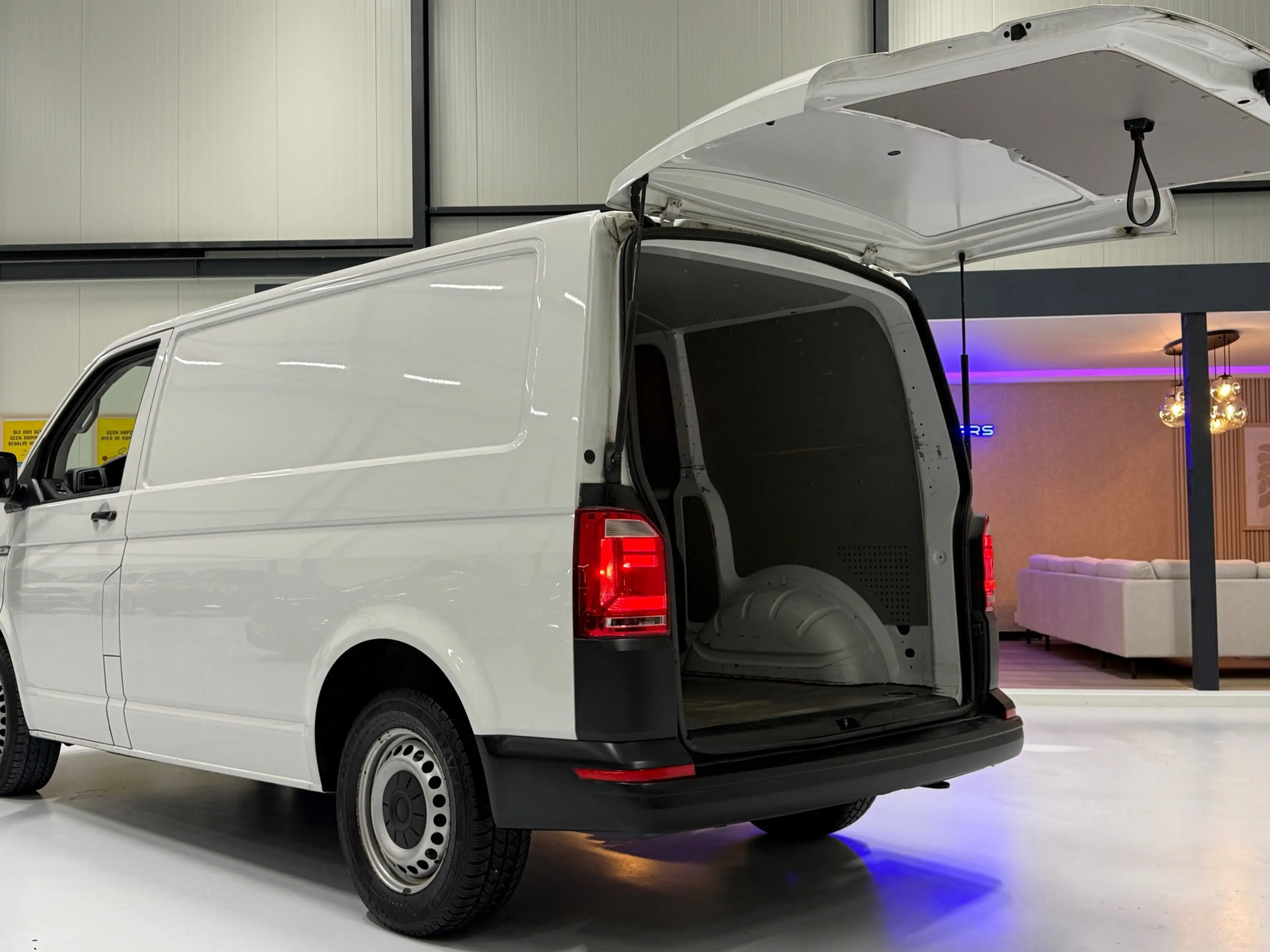 Volkswagen Transporter 2.0 TDI L1H1 Comfortline|Euro 6 | Cruise | Achterk — photo 10