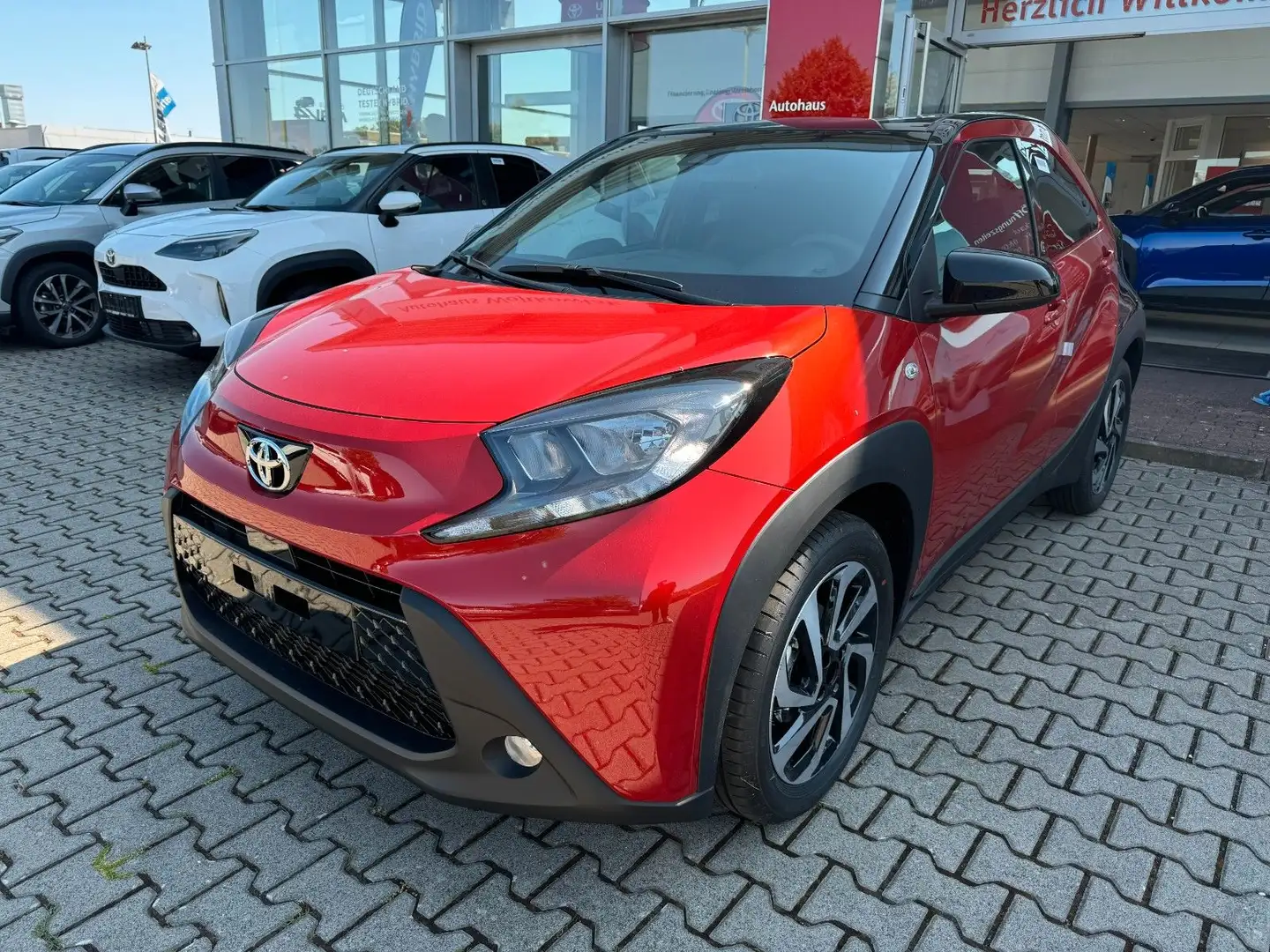 Toyota Aygo X  1.0 Team Deutschland 5-Türer*AUTOMATIK Roşu - 1
