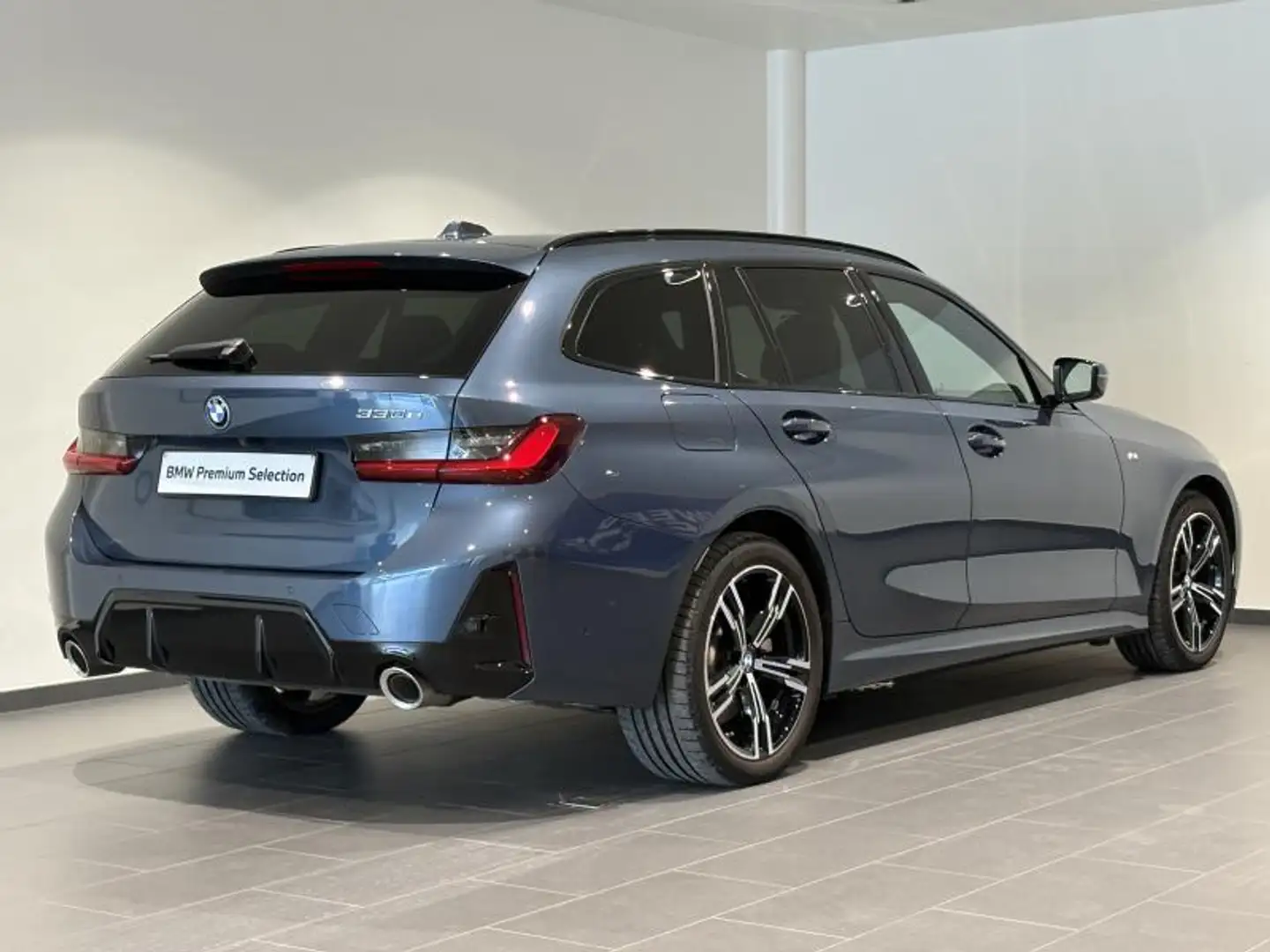 BMW 330 Touring Blau - 2