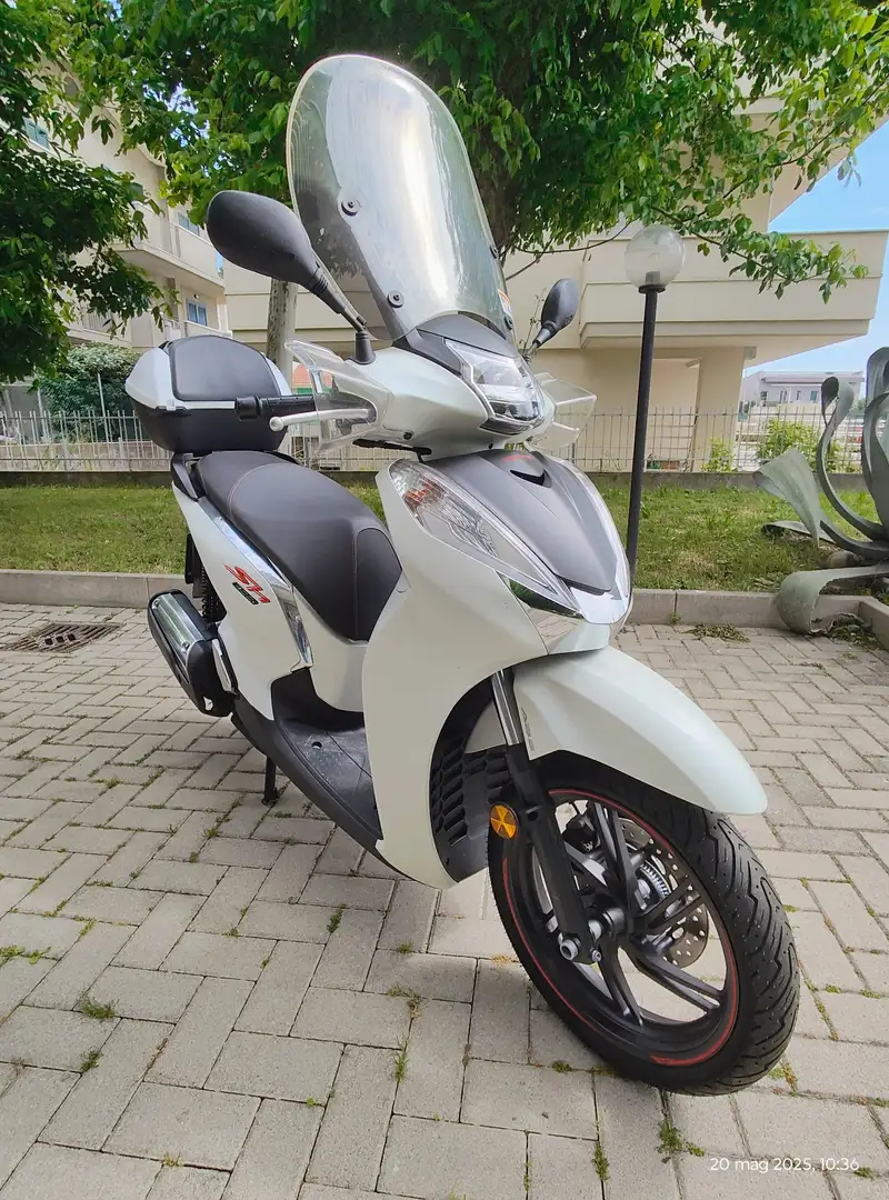 Honda SH 300 i ABS Weiß - 2