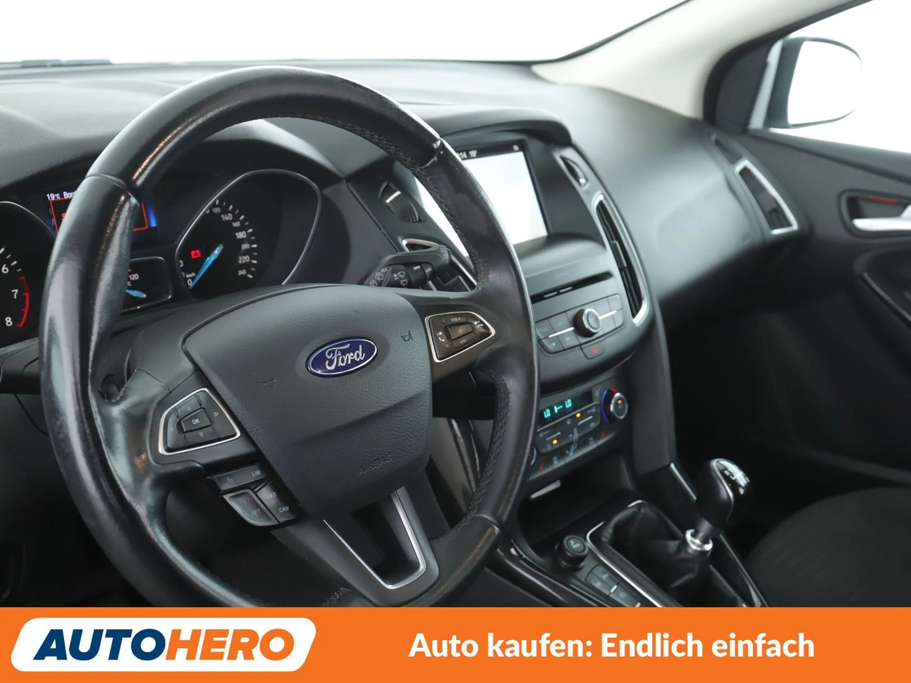 Ford Focus 1.0 EcoBoost Titanium*NAVI*TEMPO*CAM*PDC*SHZ* — photo 11